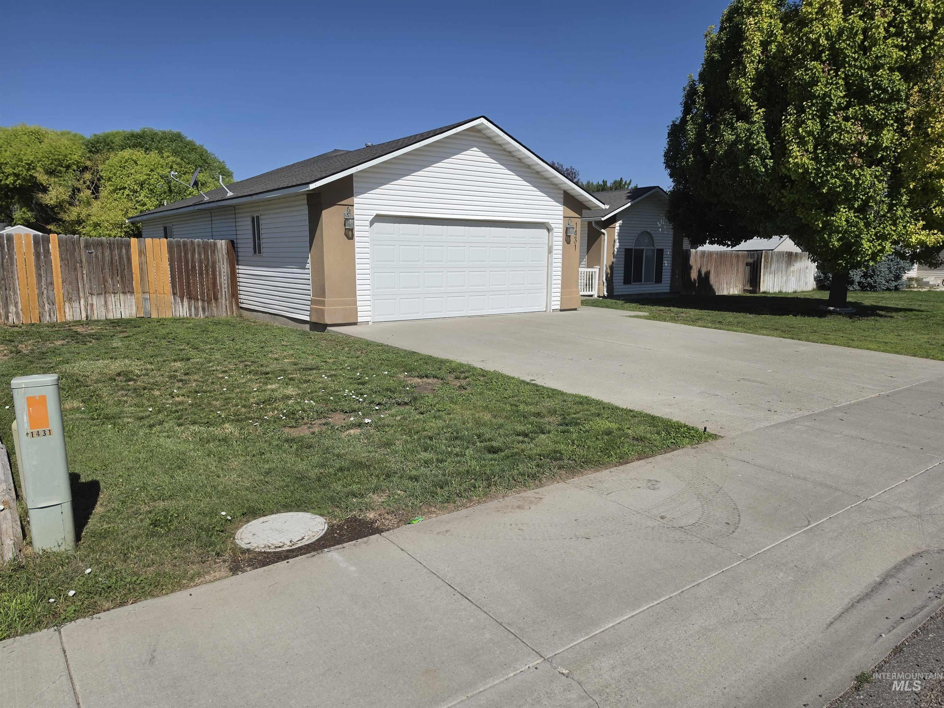 1431 Autumn Way Property Photo 3