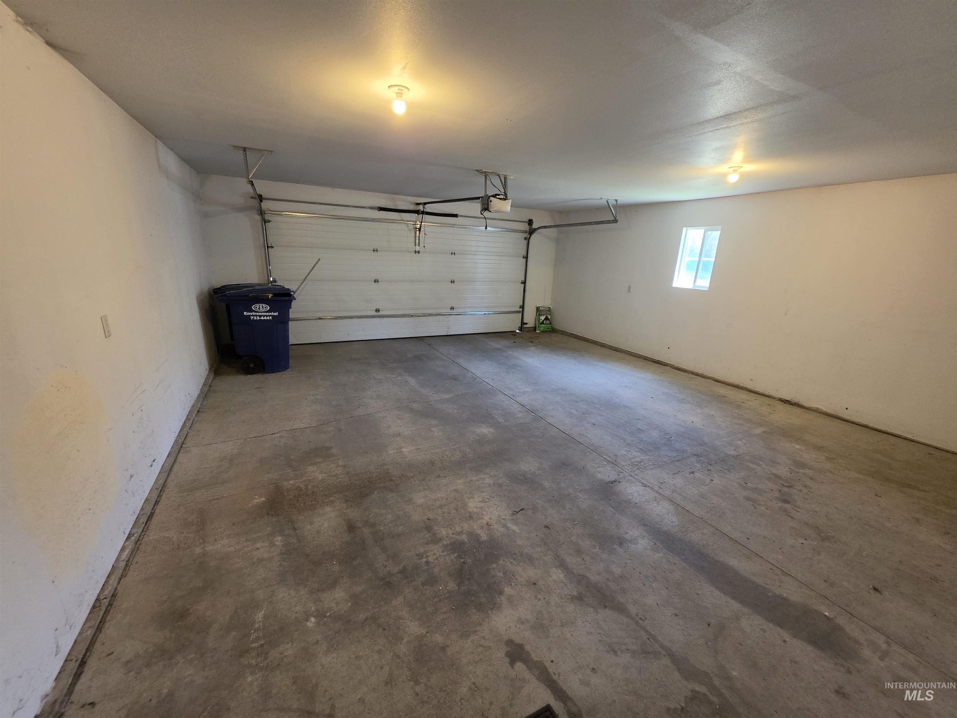 1431 Autumn Way Property Photo 6