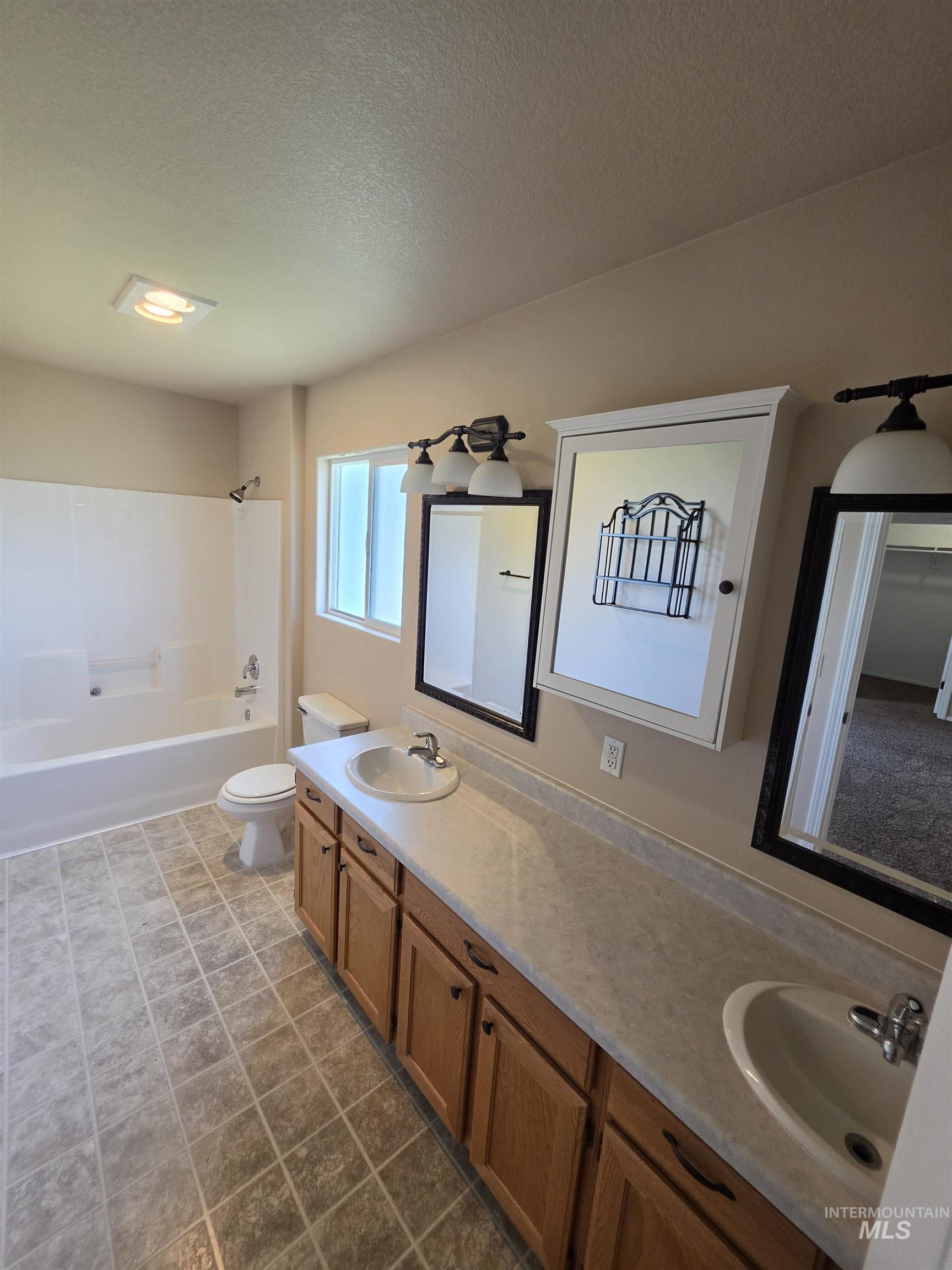 1431 Autumn Way Property Photo 16