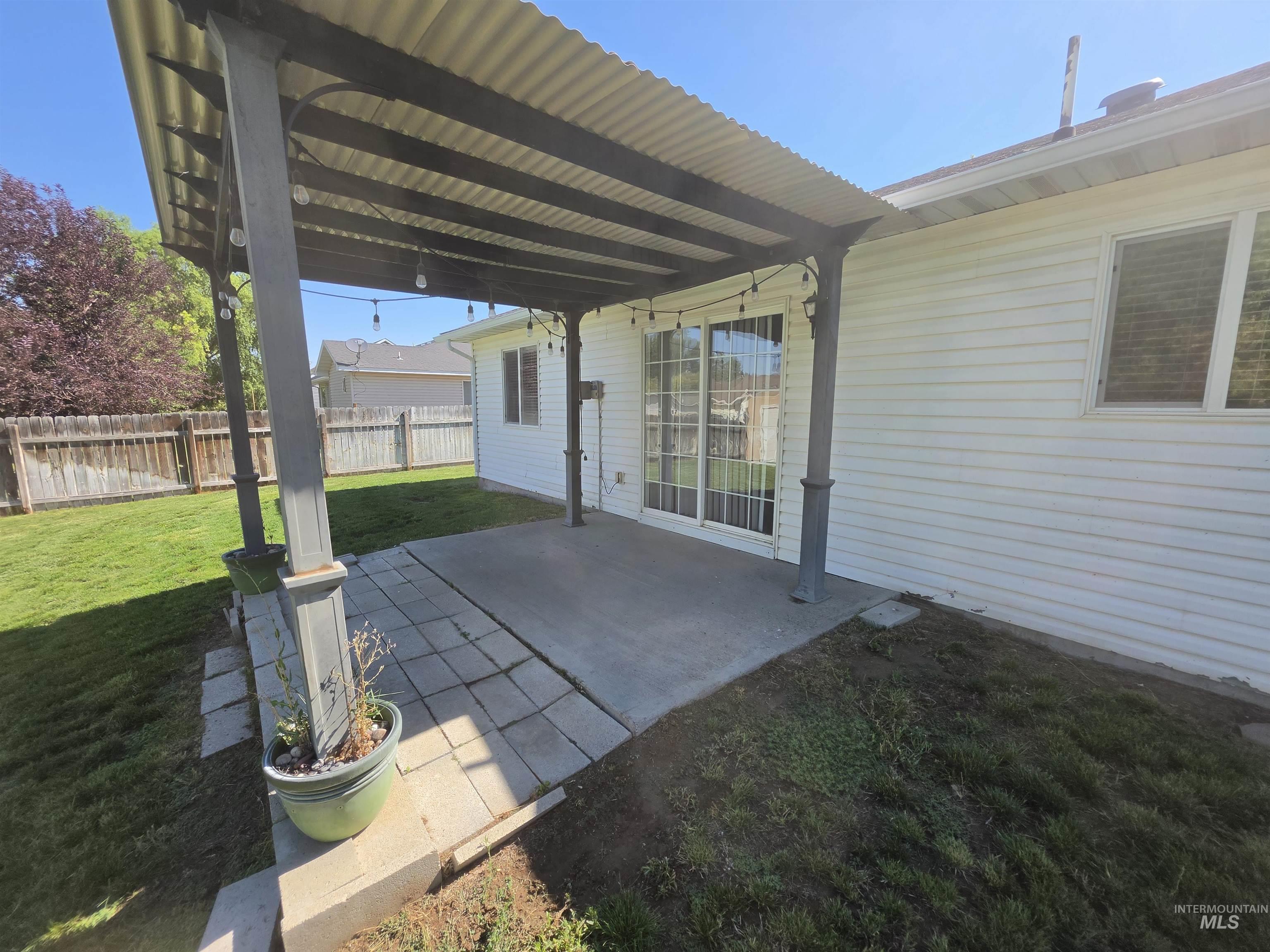 1431 Autumn Way Property Photo 21