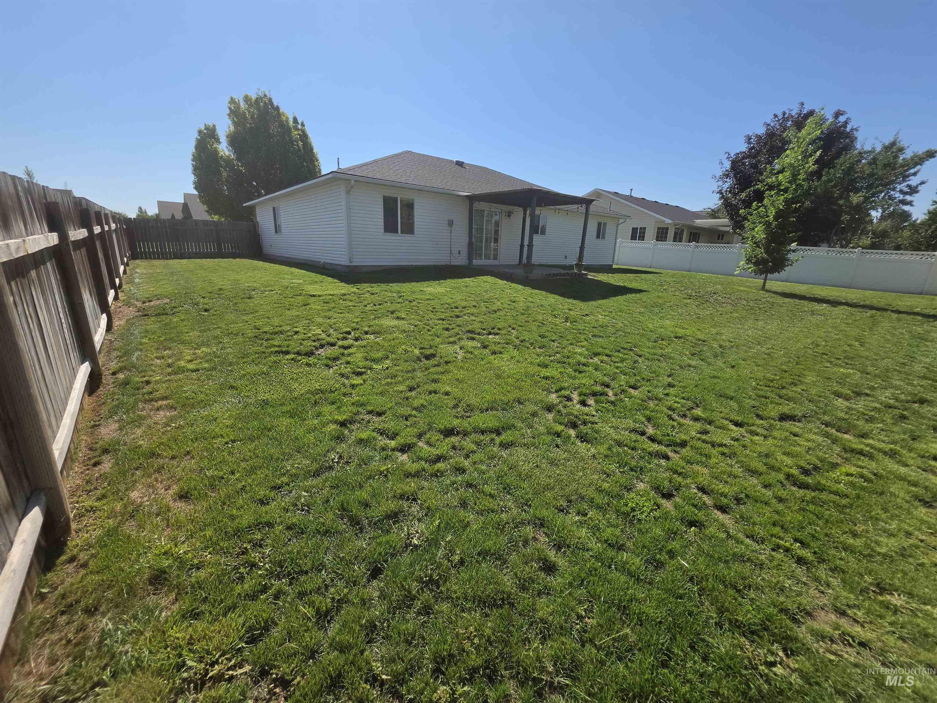 1431 Autumn Way Property Photo 22