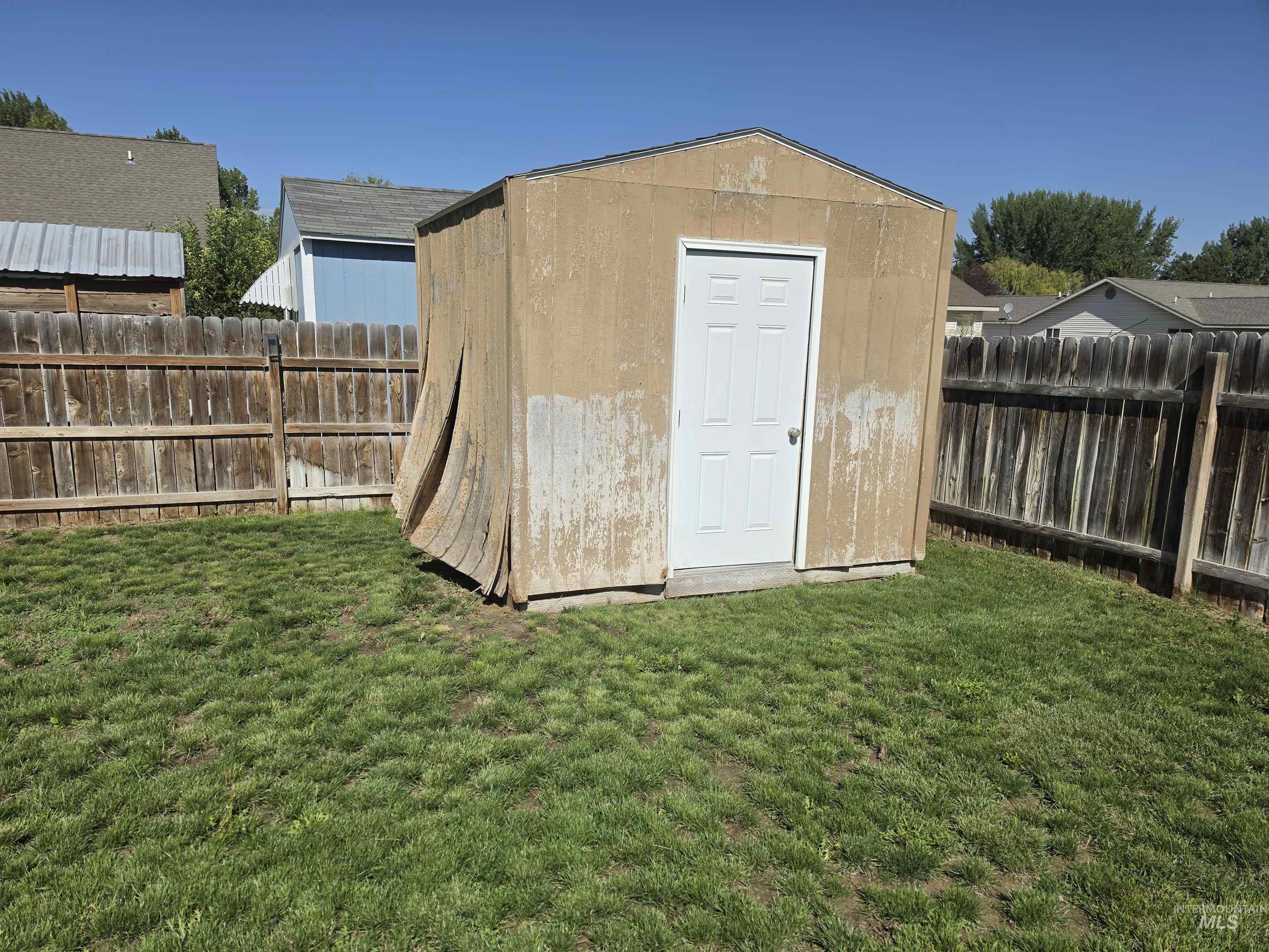 1431 Autumn Way Property Photo 24