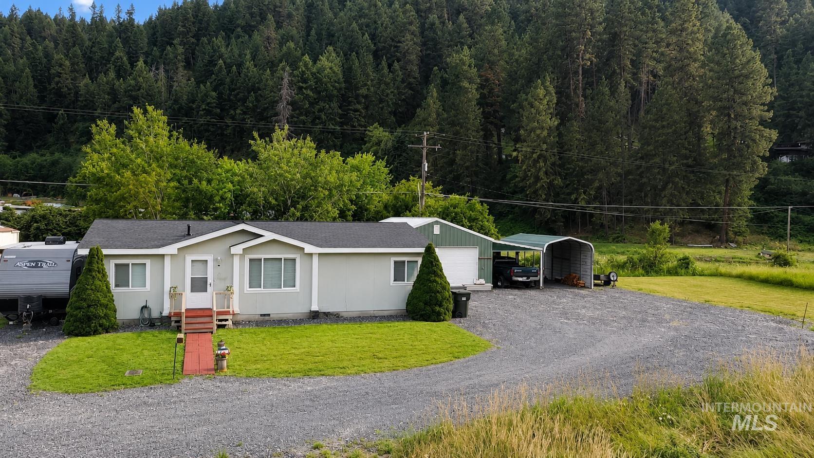 13612 Michael Dr Property Photo 1