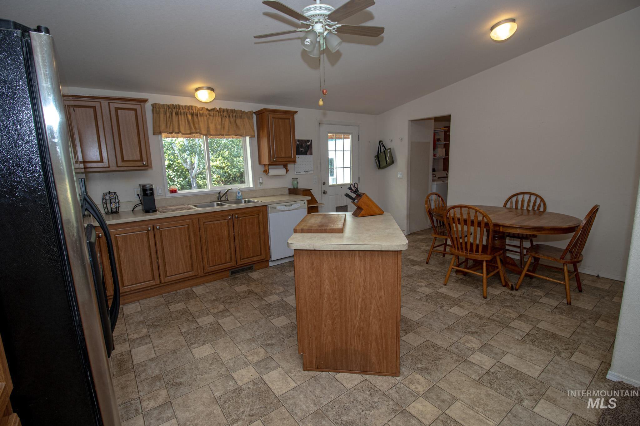 13612 Michael Dr Property Photo 7