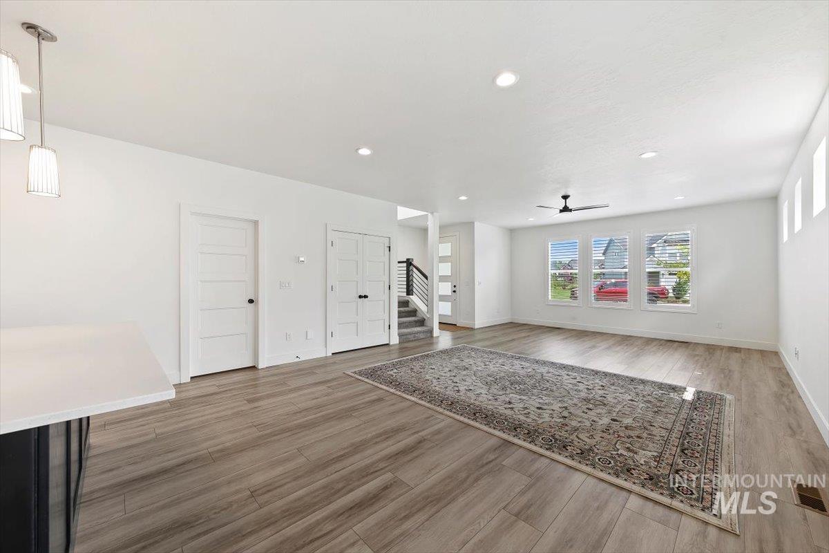1811 E Knobcone Drive Property Photo 9