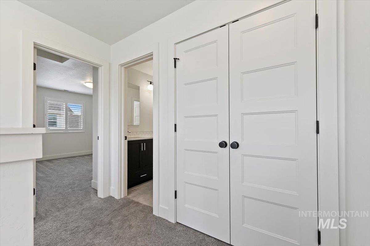 1811 E Knobcone Drive Property Photo 29