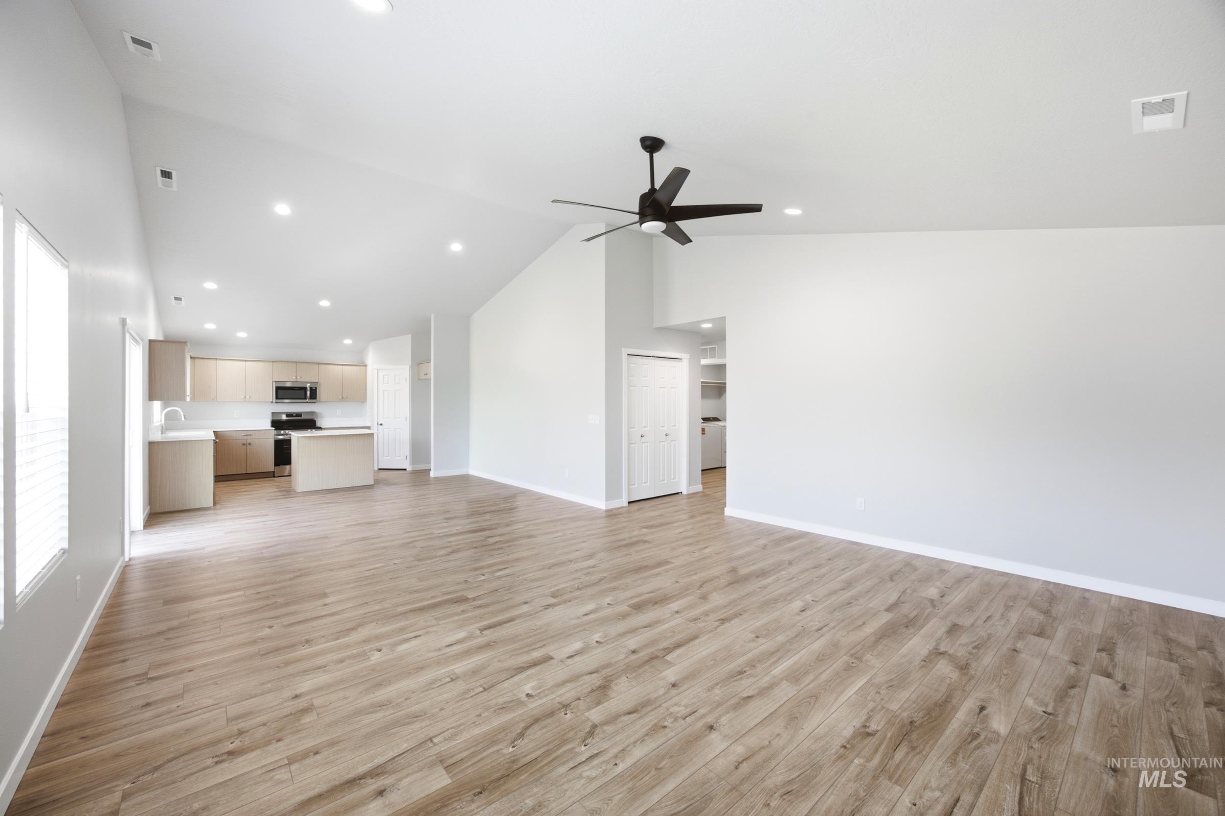 1085 Grass Pond Ave Property Photo 8