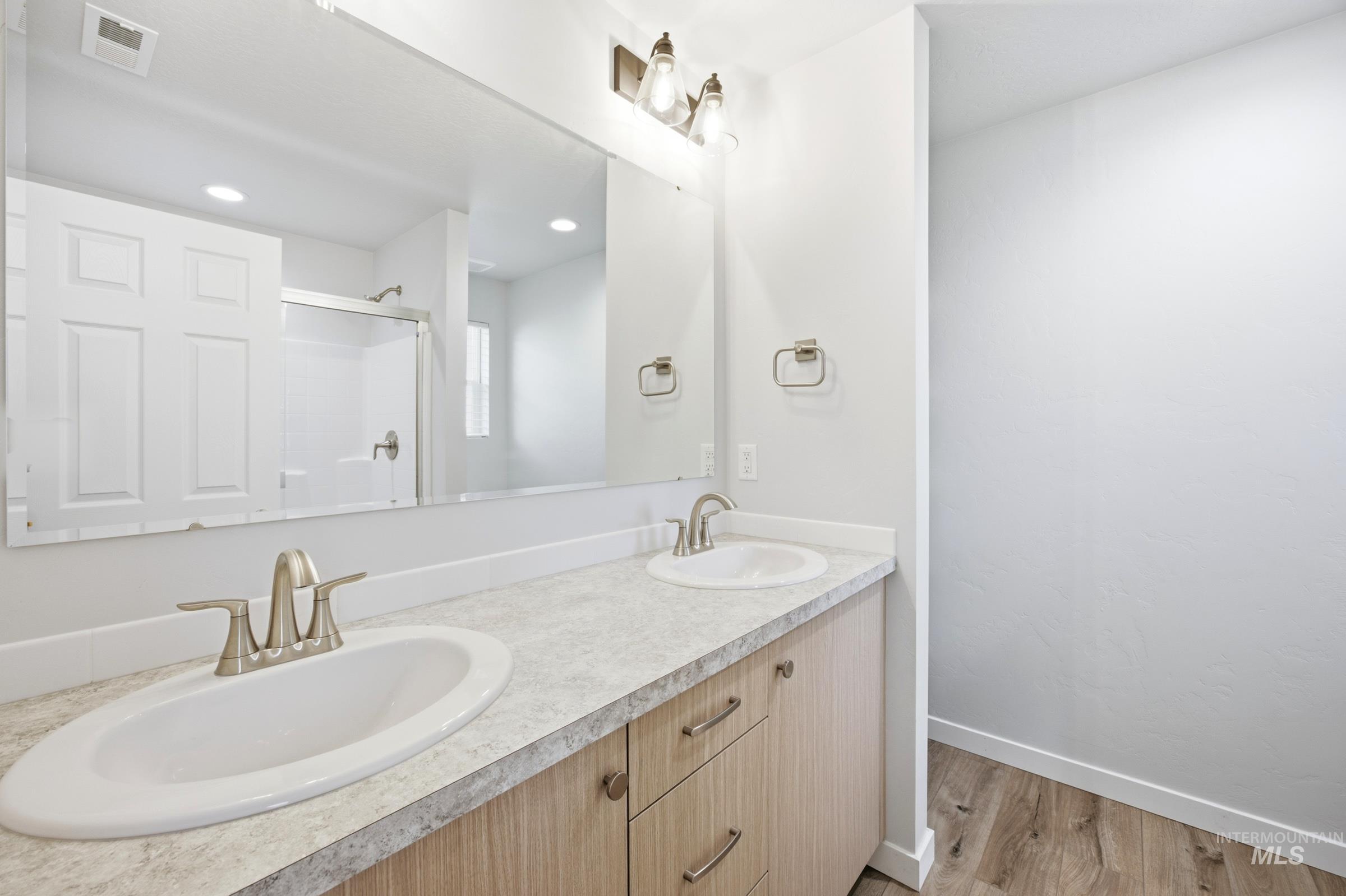 1085 Grass Pond Ave Property Photo 14
