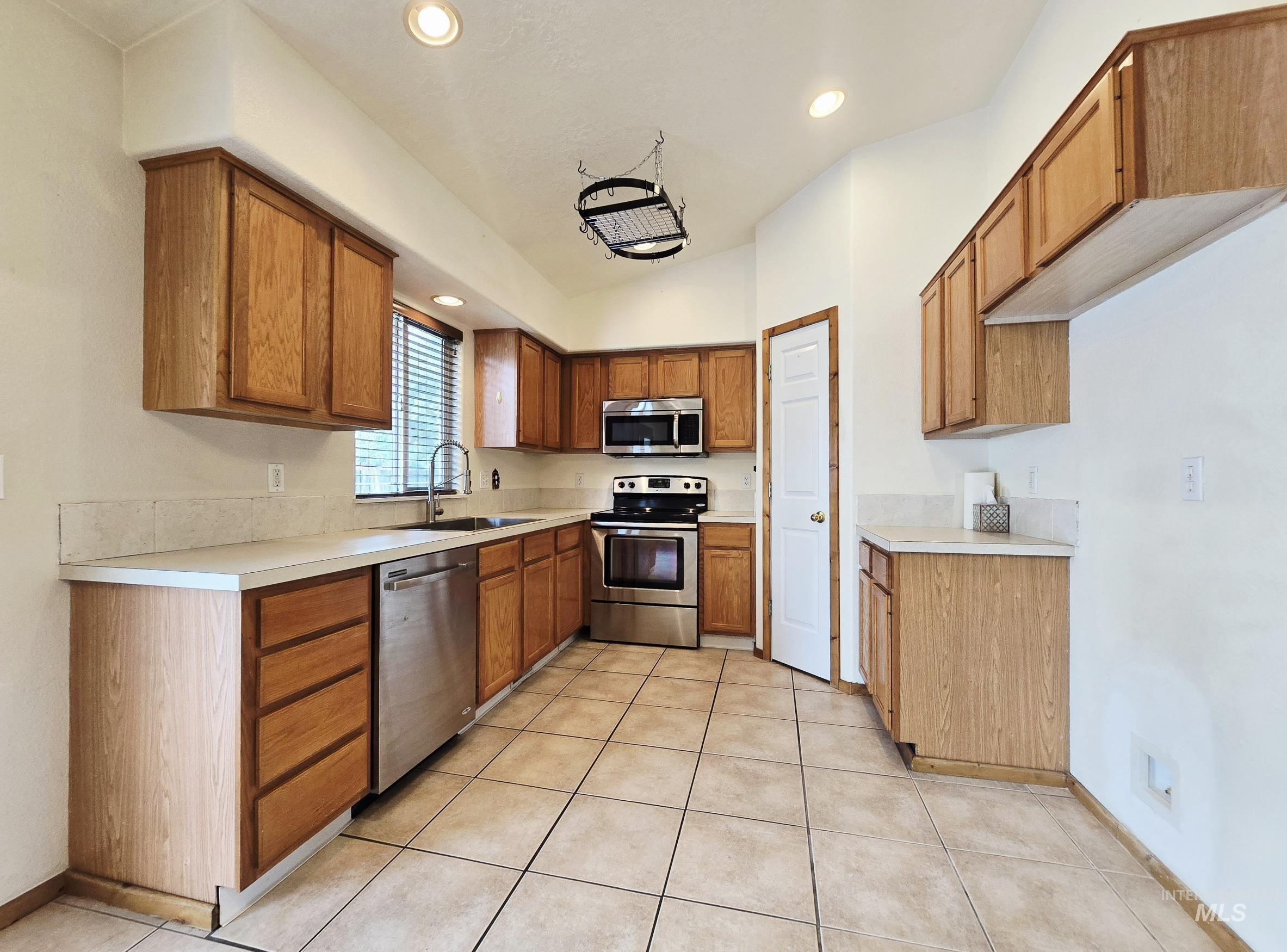 16209 Beckley Court Property Photo 5