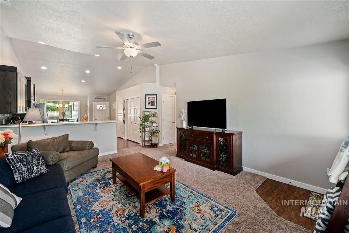 2727 E Apricot Dr Property Photo 17