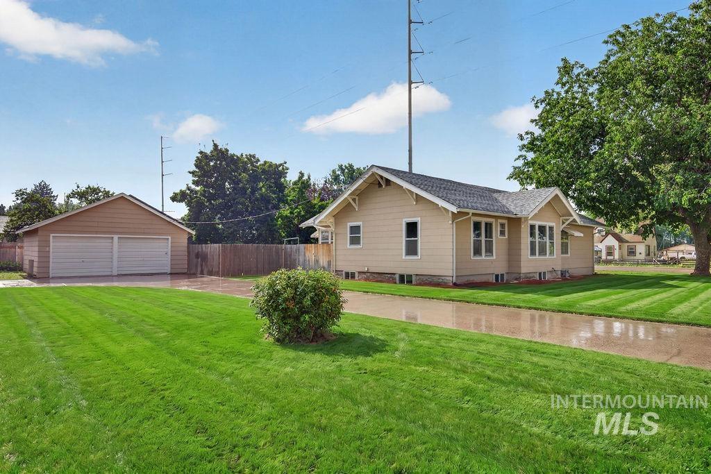 2103 Lincoln St Property Photo 4