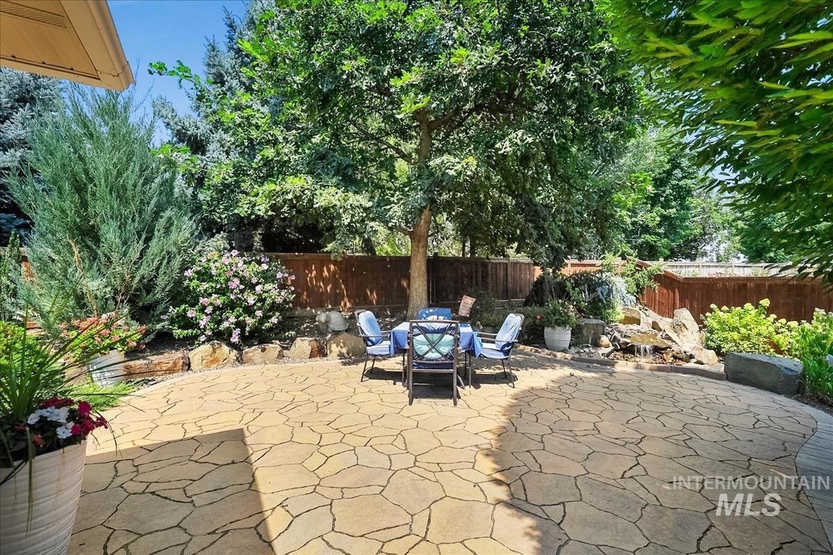 16915 N Darmady Loop Property Photo 1