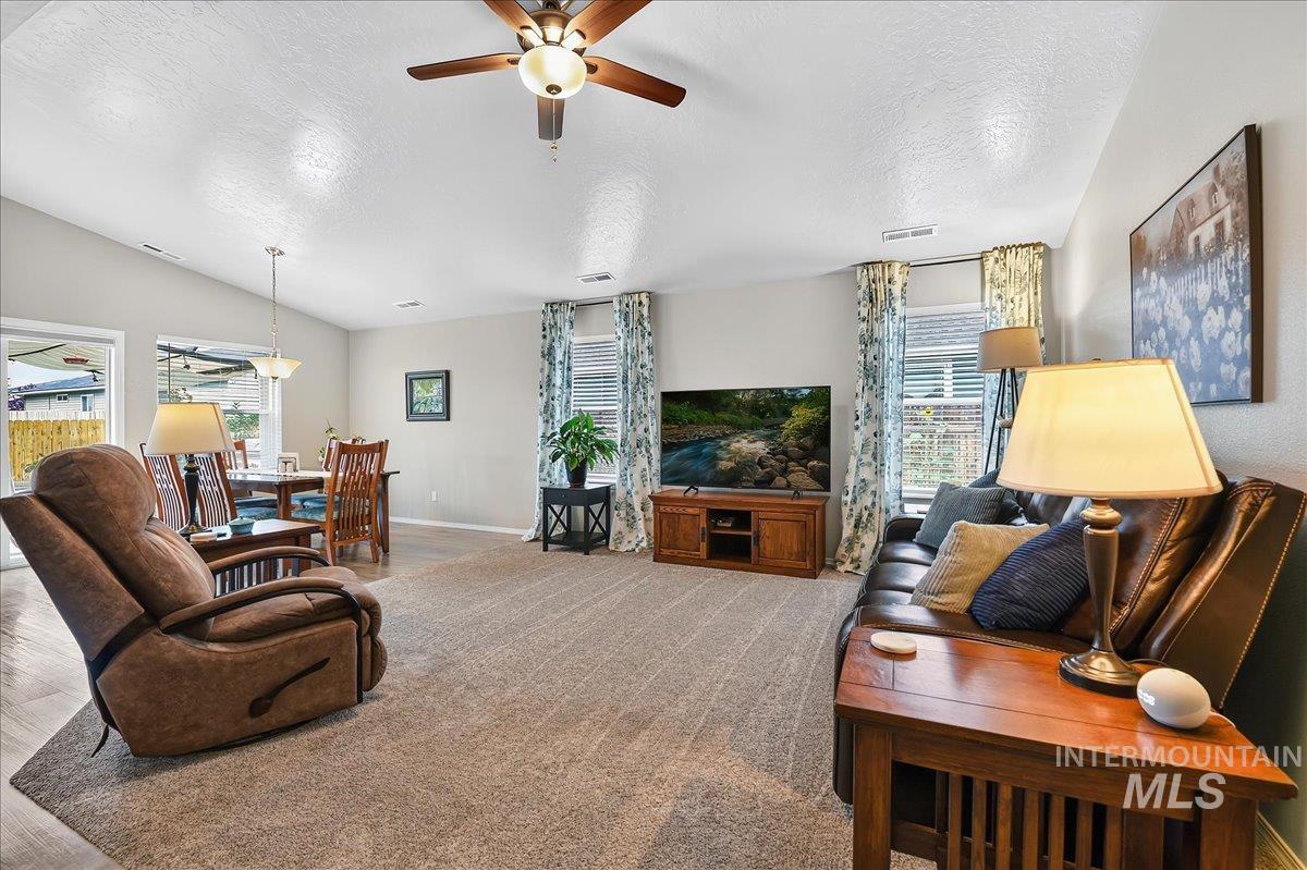 11803 Penobscot St Property Photo 8