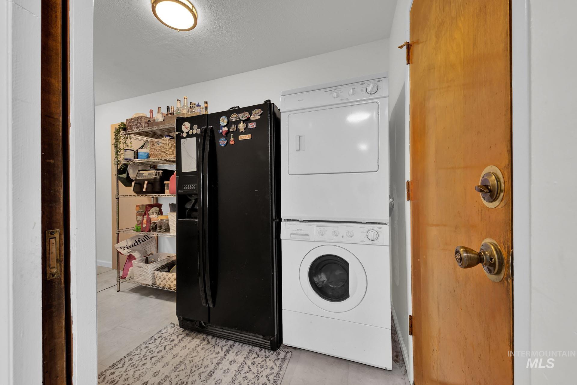 220 N Owyhee Street Property Photo 23