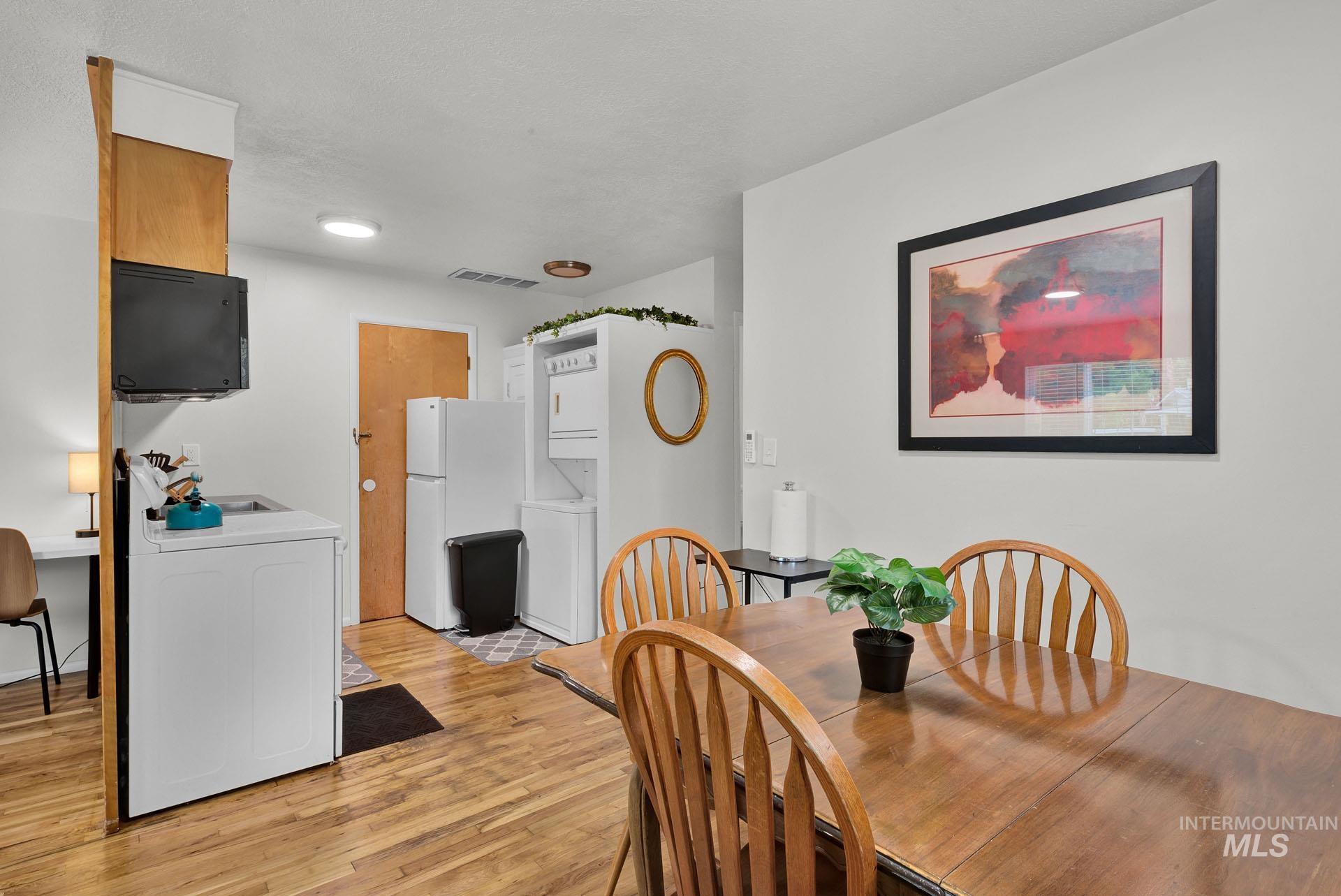 220 N Owyhee Street Property Photo 29