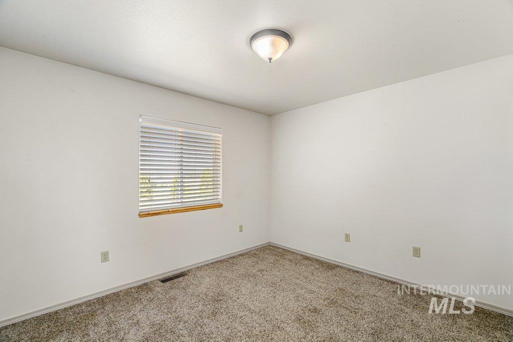 1028 Granlund Rd Property Photo 28