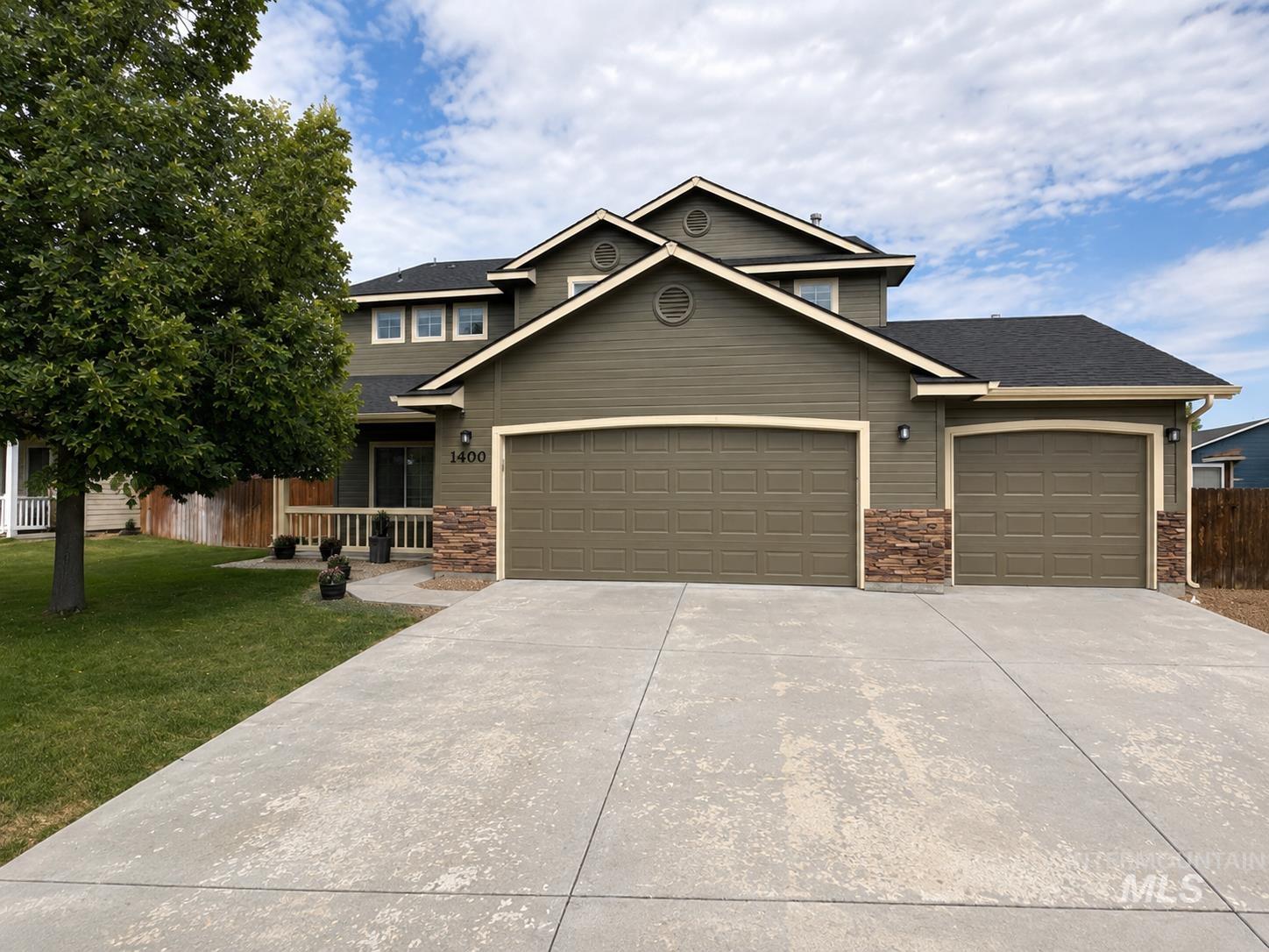 1400 Nw Dry Creek Property Photo 1