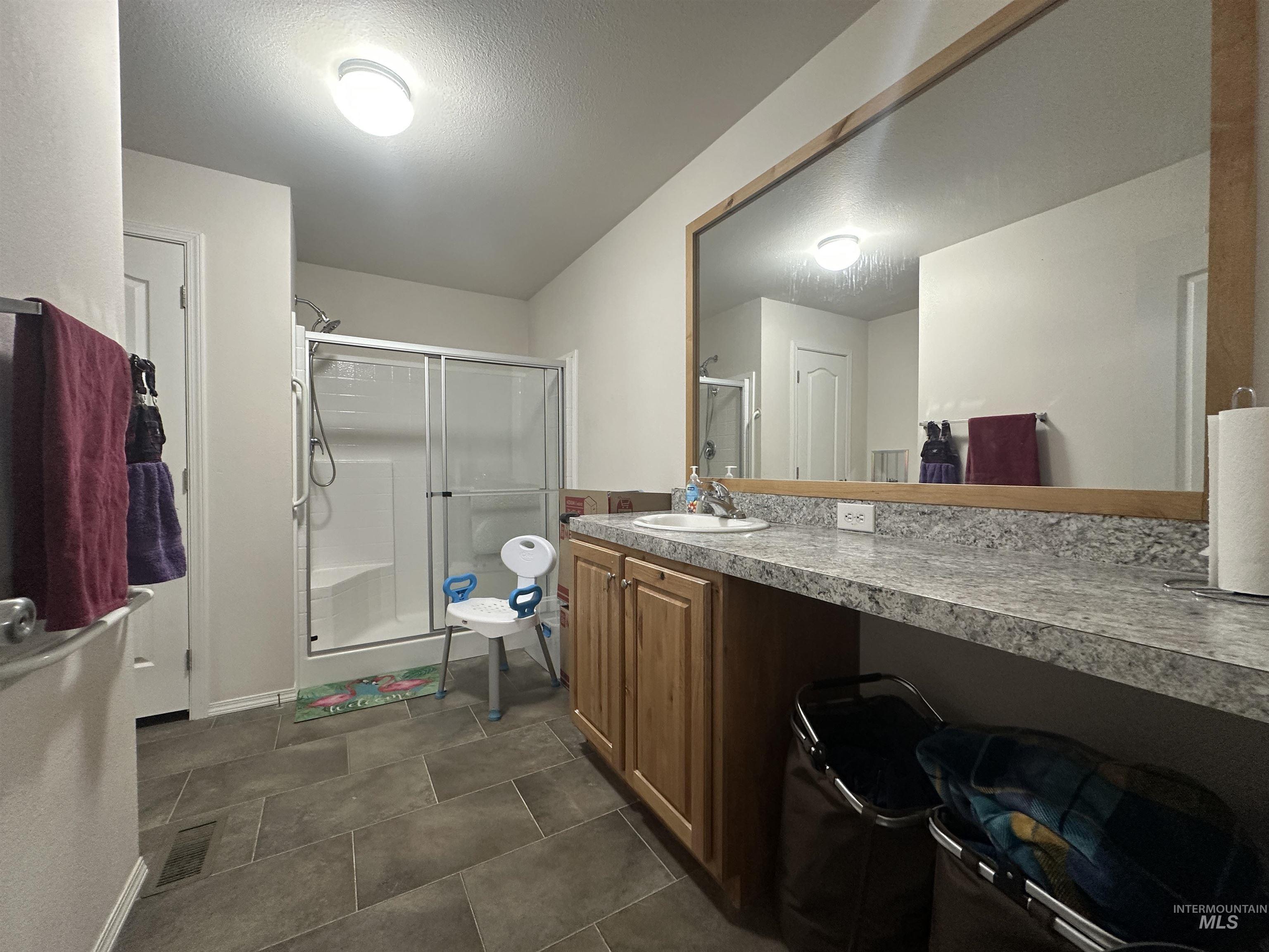 676 Liberty Lane Property Photo 8