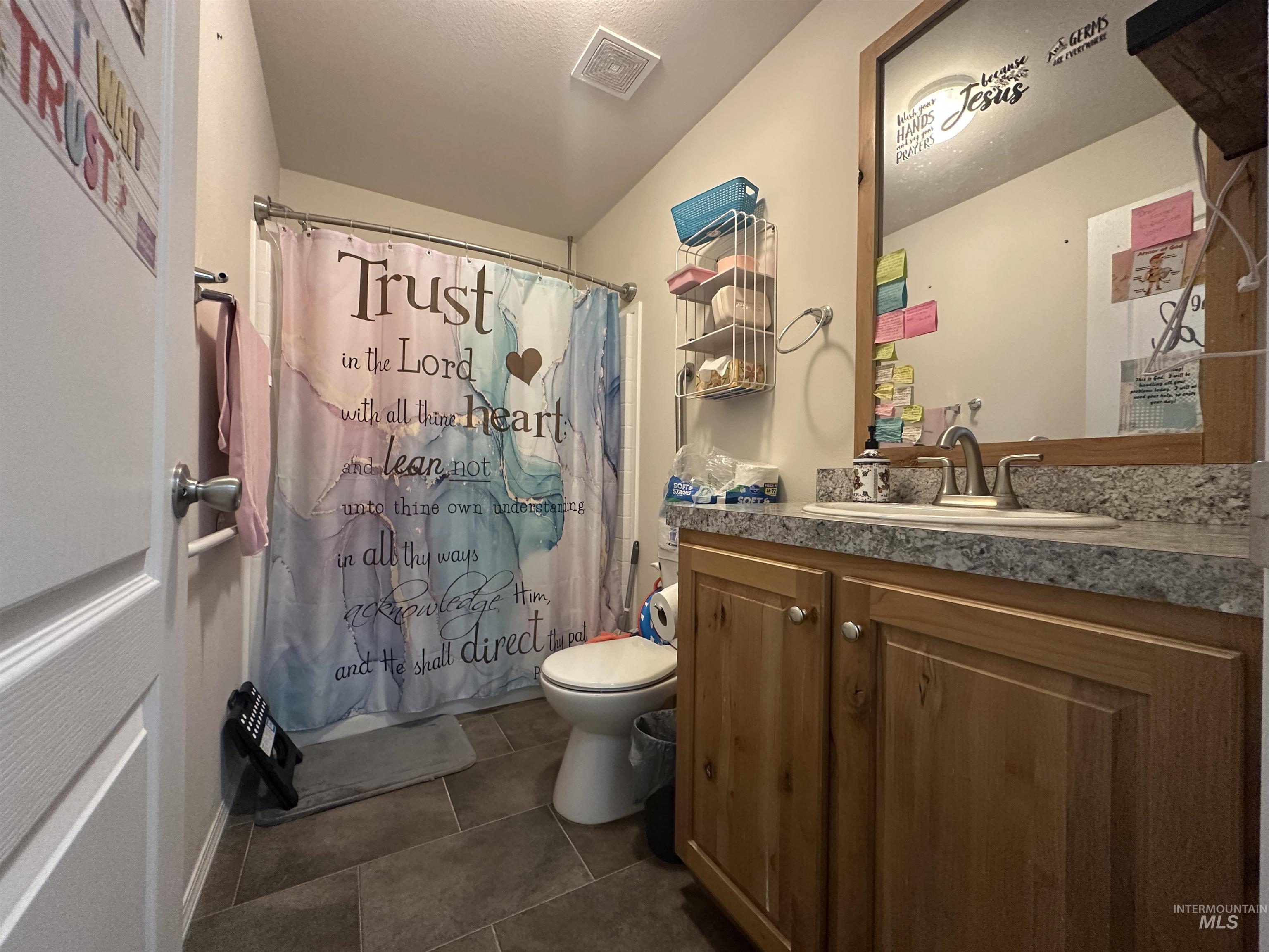 676 Liberty Lane Property Photo 9