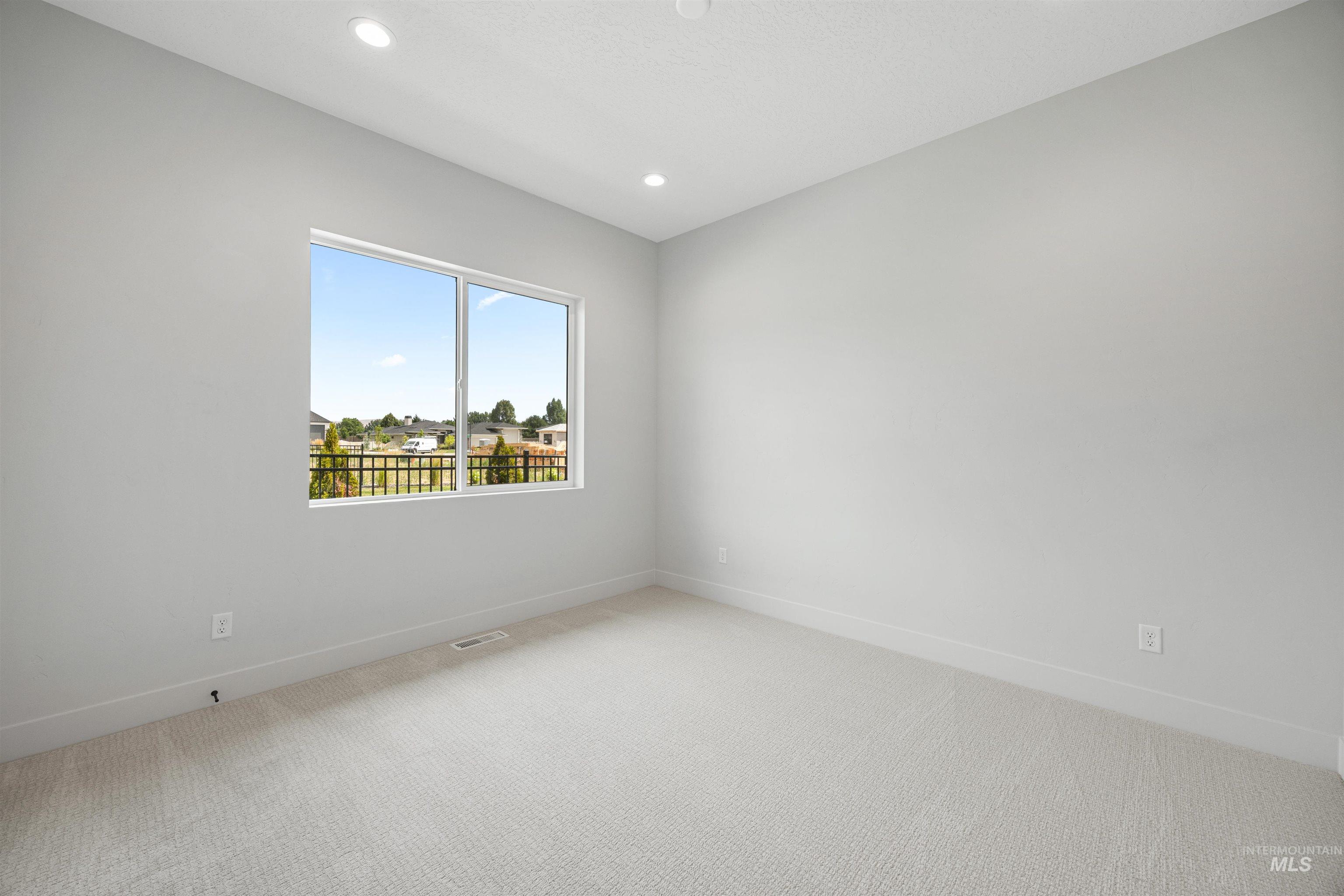 311 N Hunter Creek Ave Property Photo 41