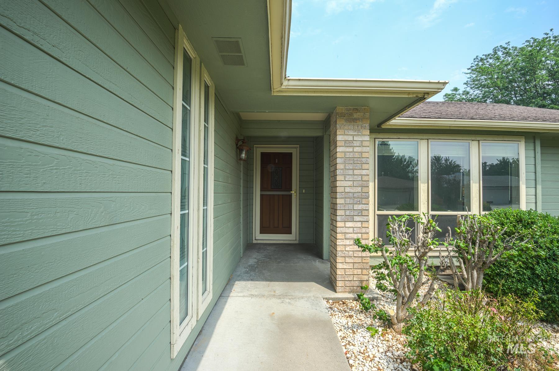 10080 W Whirlaway Dr Property Photo 2