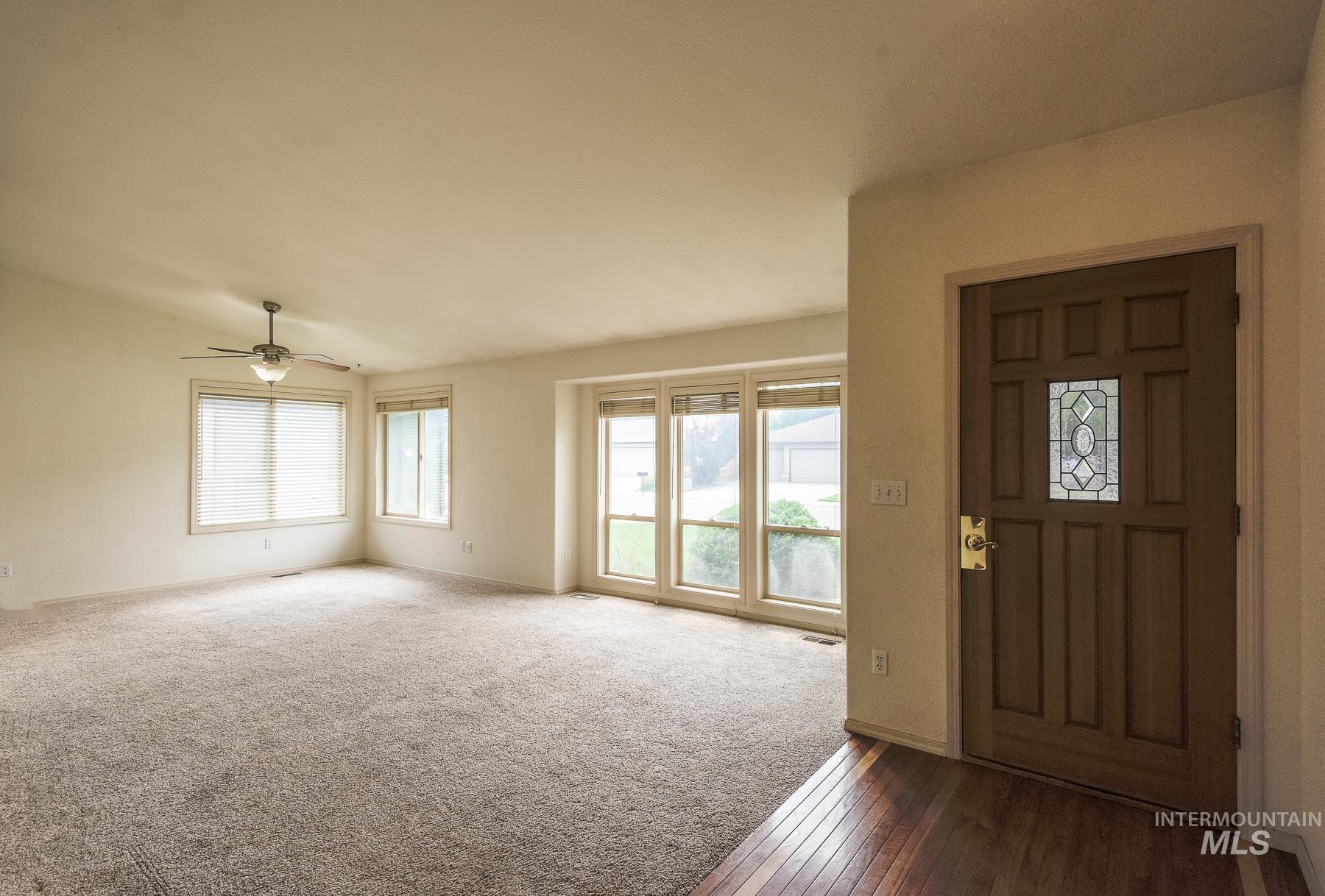 10080 W Whirlaway Dr Property Photo 4
