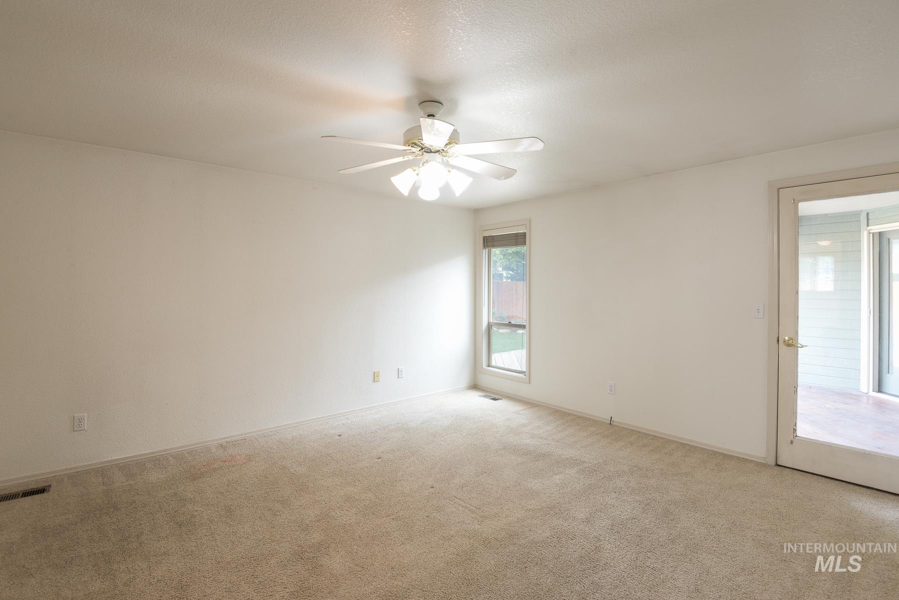10080 W Whirlaway Dr Property Photo 17