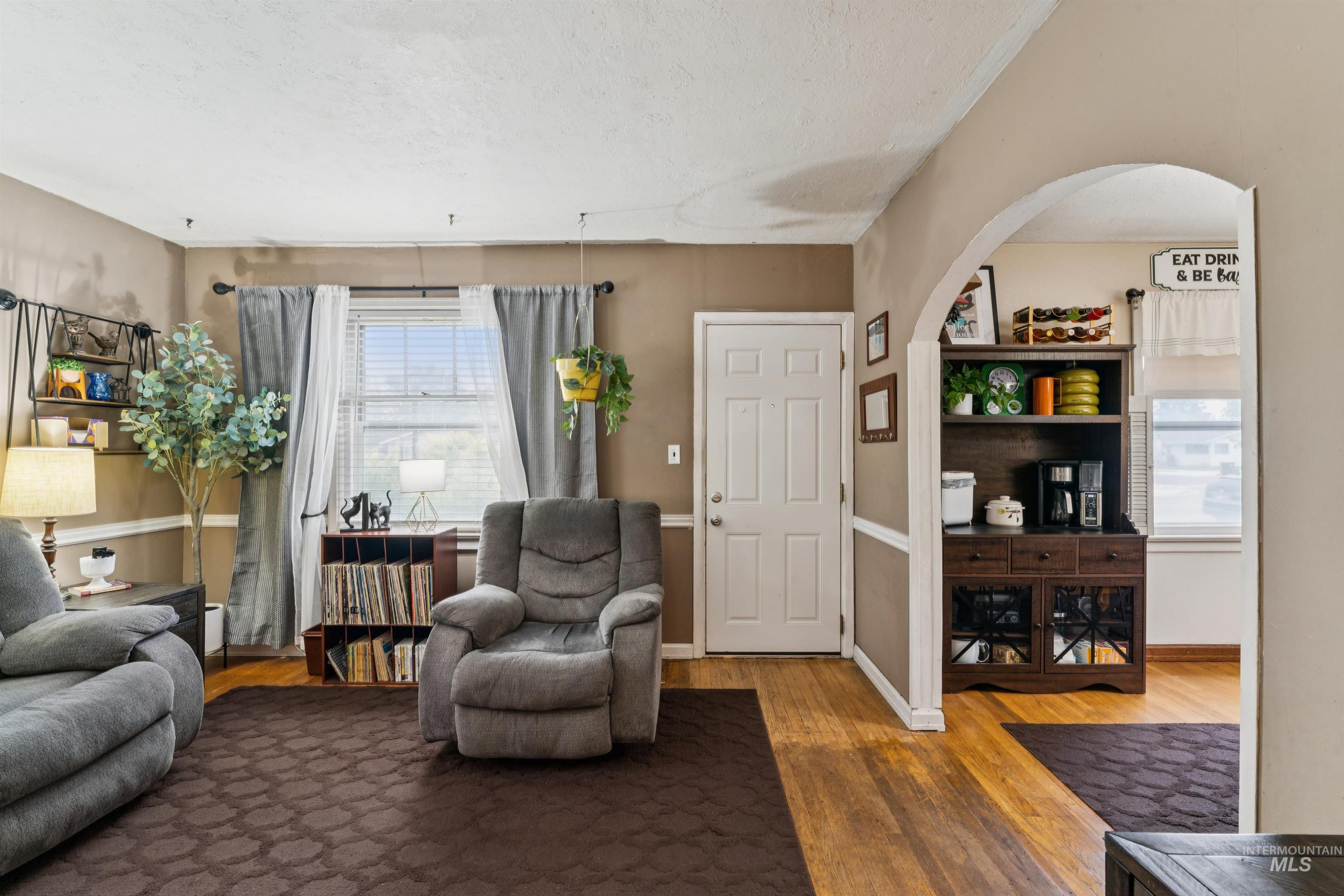 412 E Pine Avenue Property Photo 4