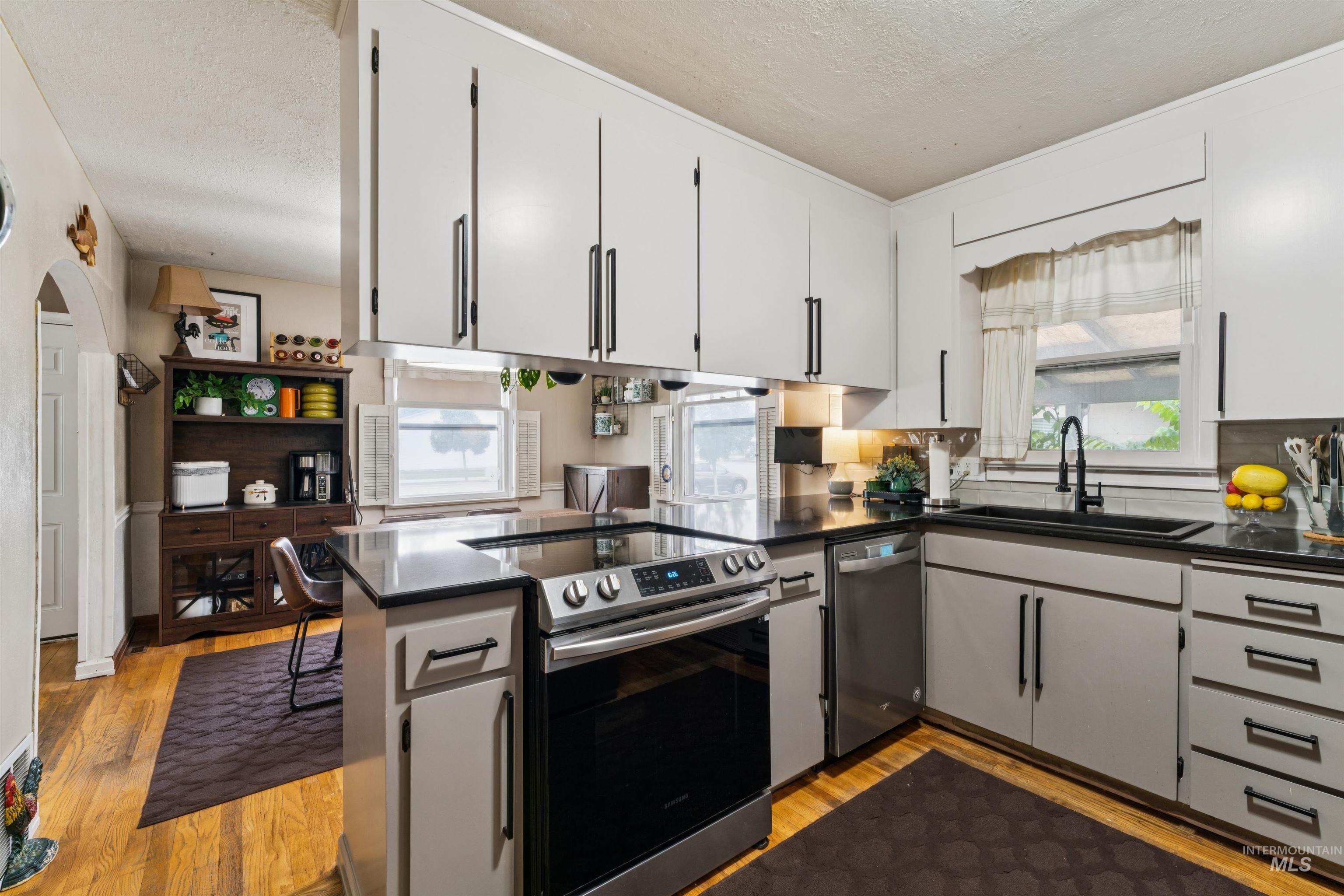 412 E Pine Avenue Property Photo 13