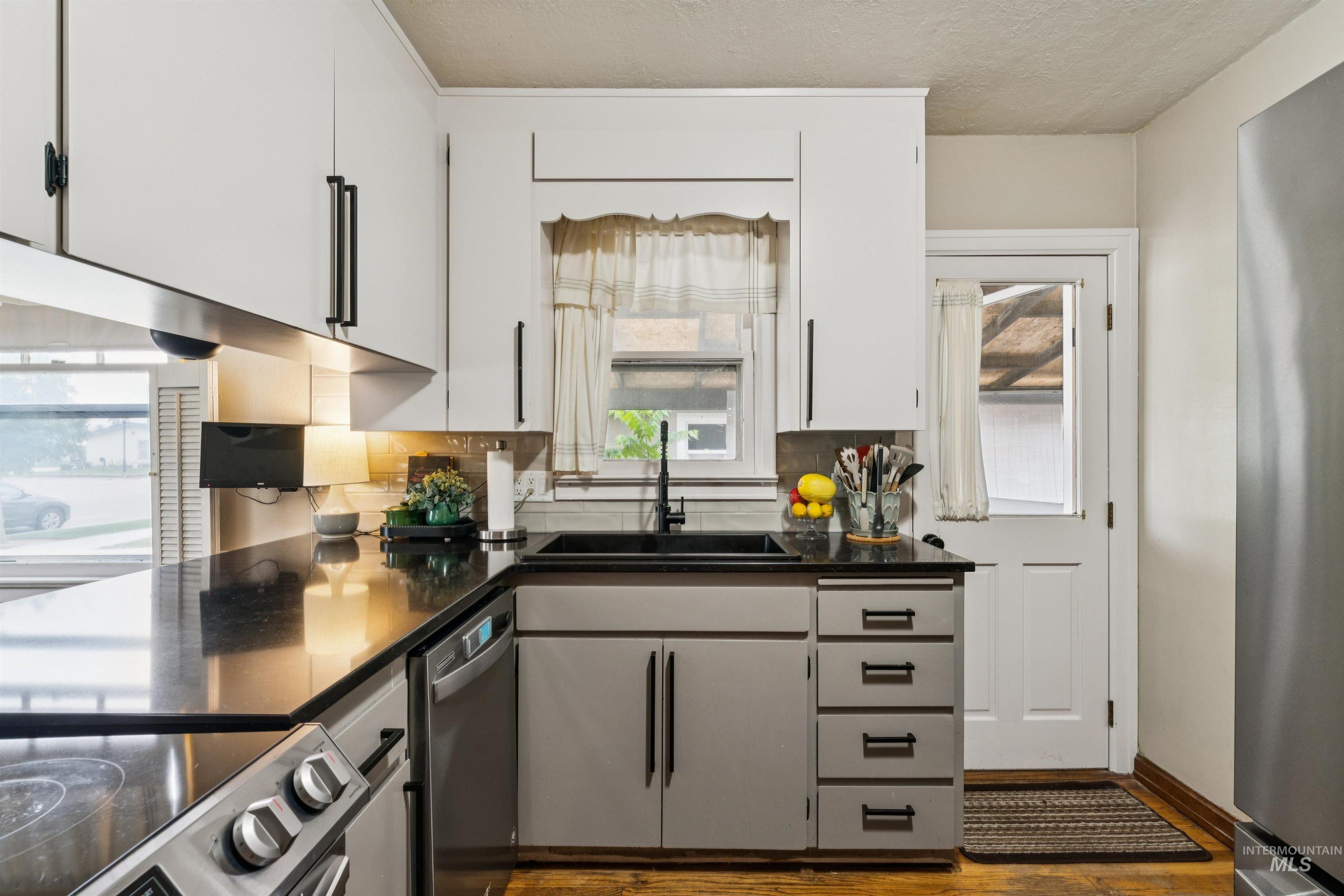 412 E Pine Avenue Property Photo 14
