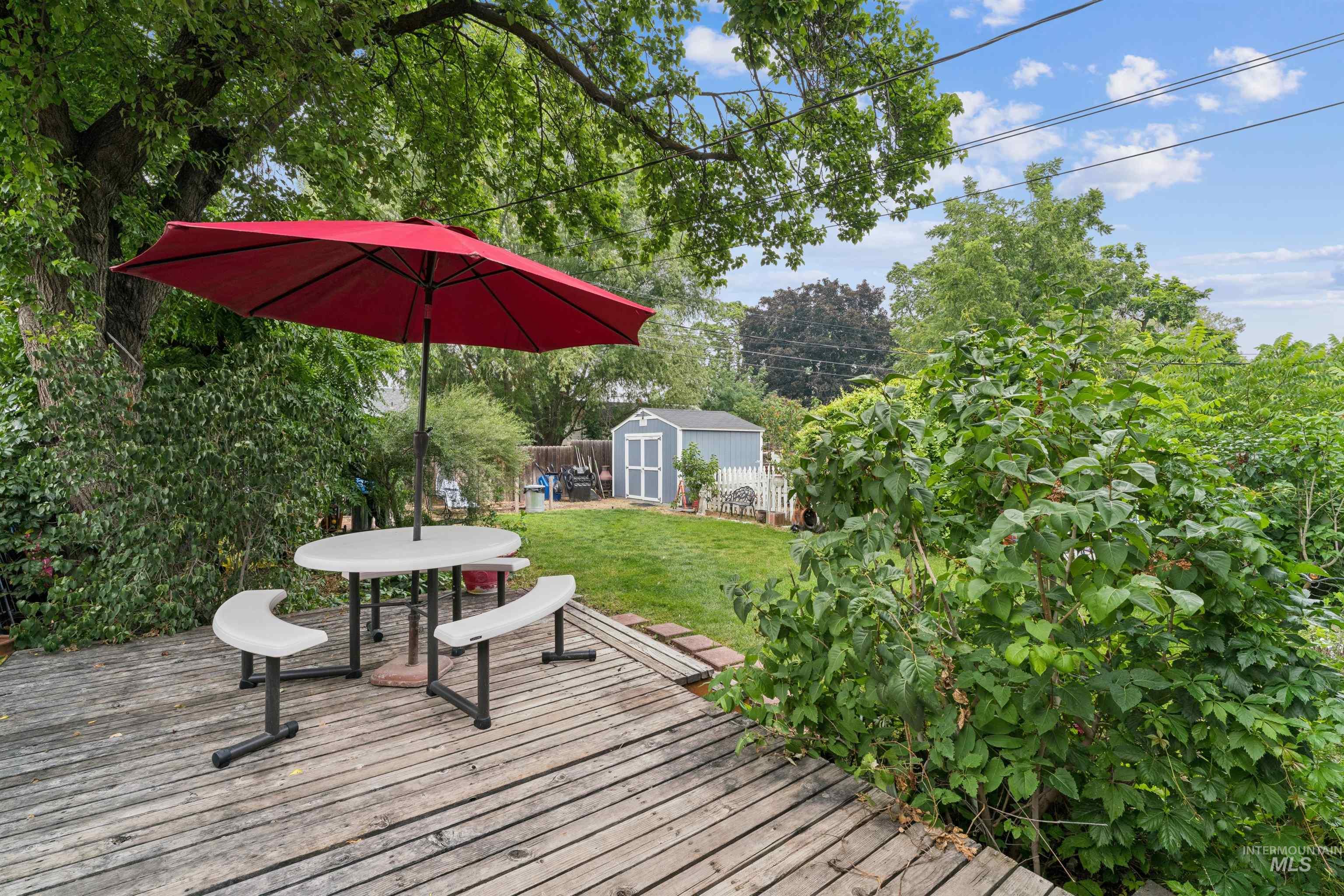 412 E Pine Avenue Property Photo 34