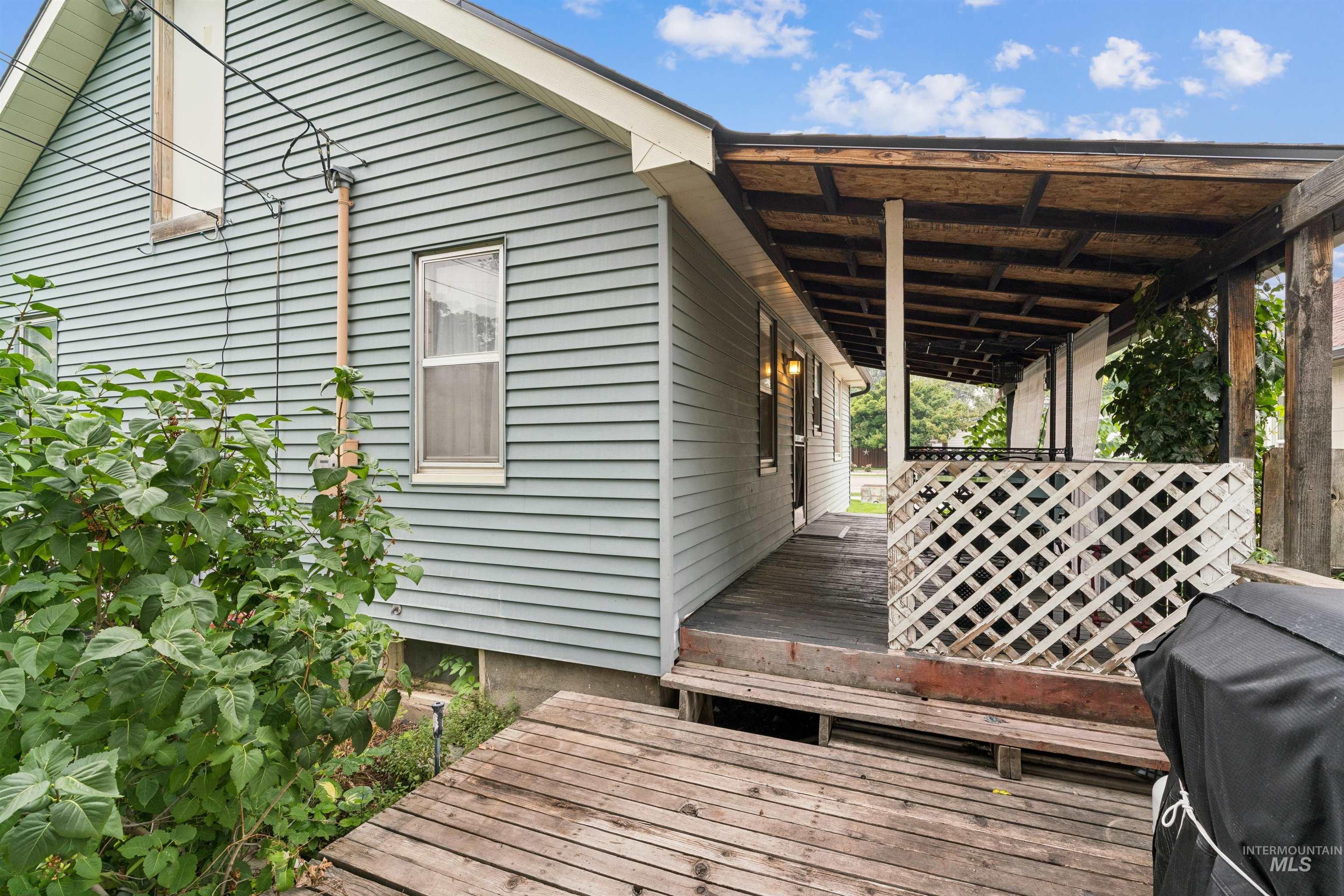 412 E Pine Avenue Property Photo 35