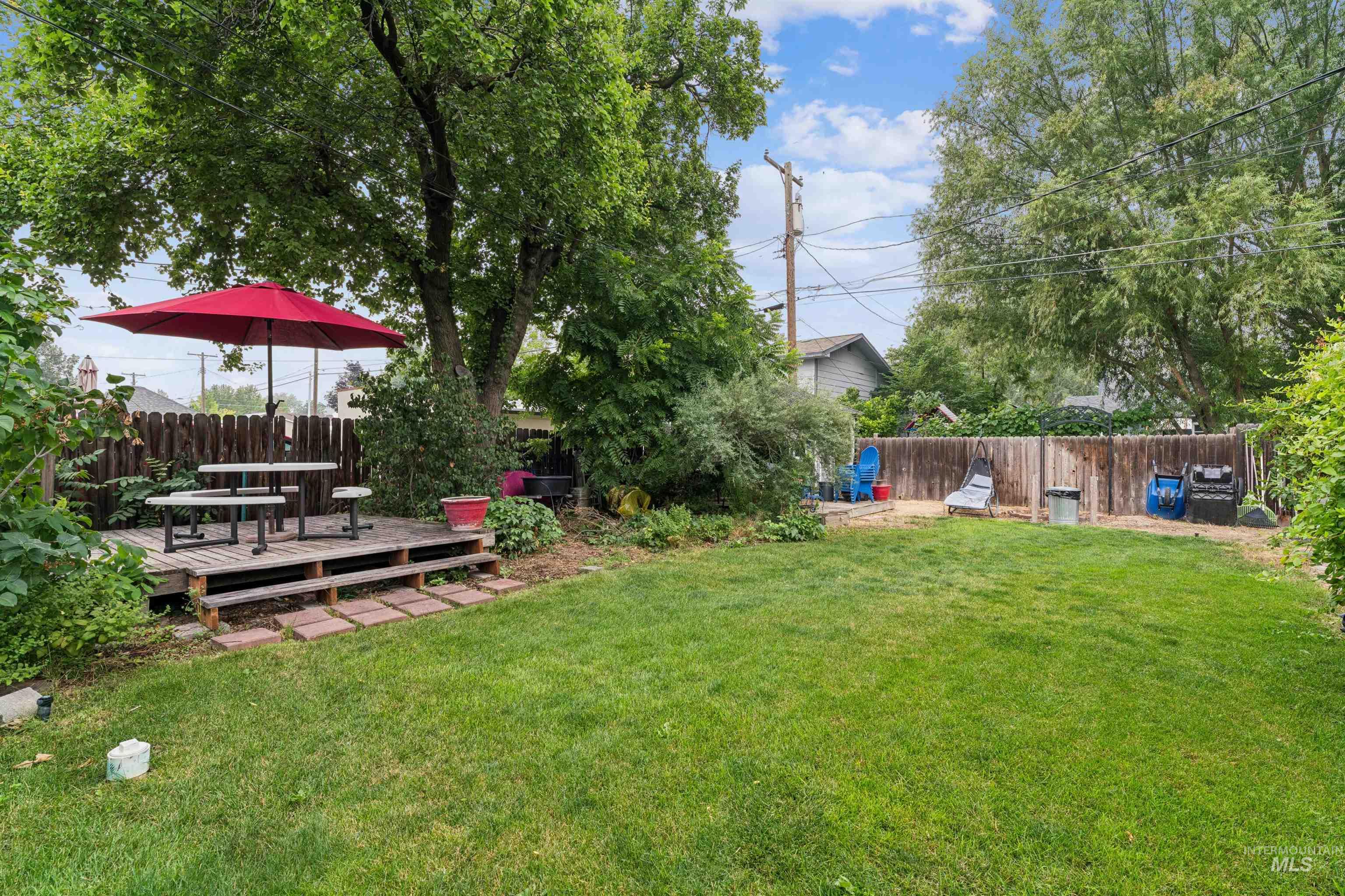 412 E Pine Avenue Property Photo 37