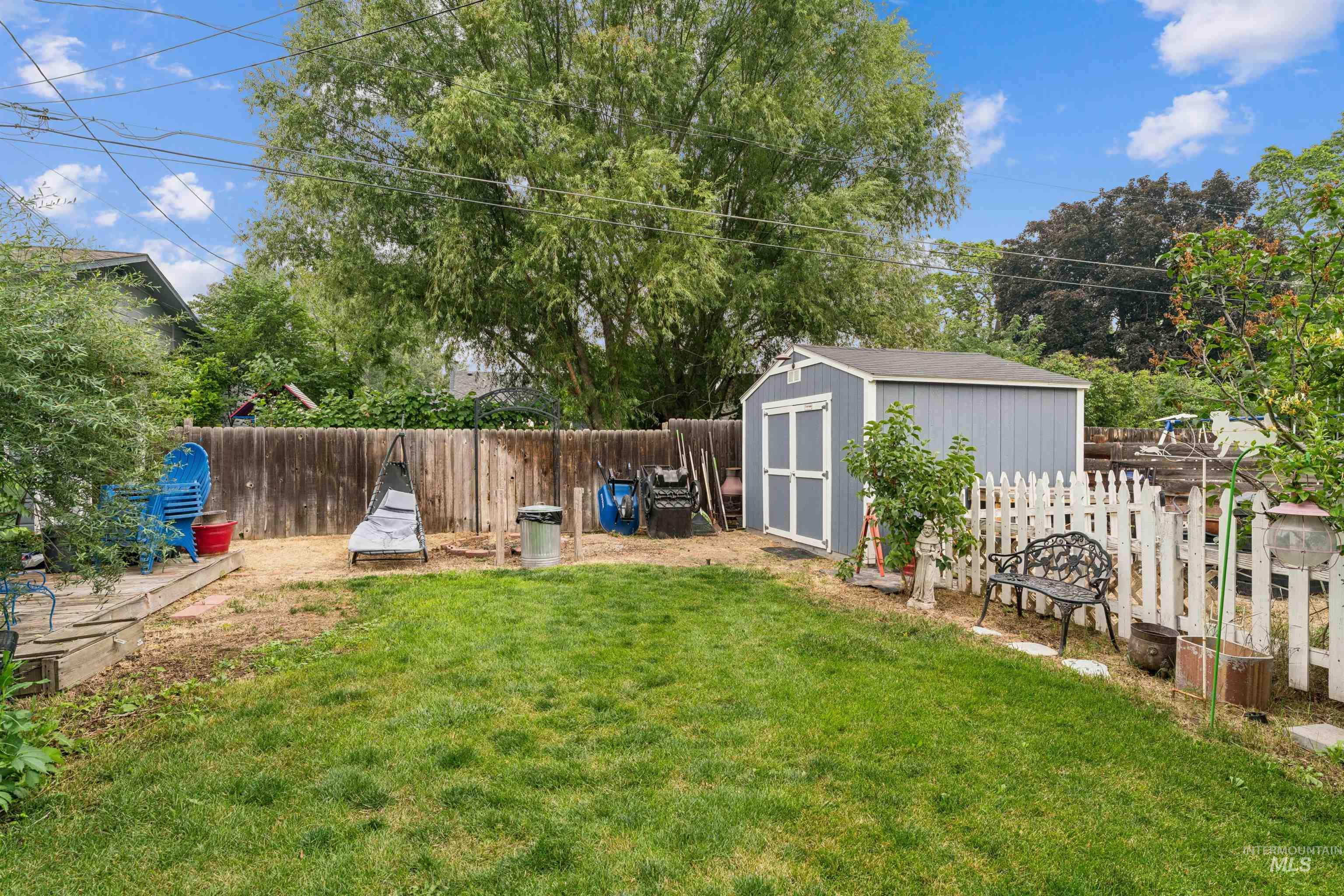 412 E Pine Avenue Property Photo 38