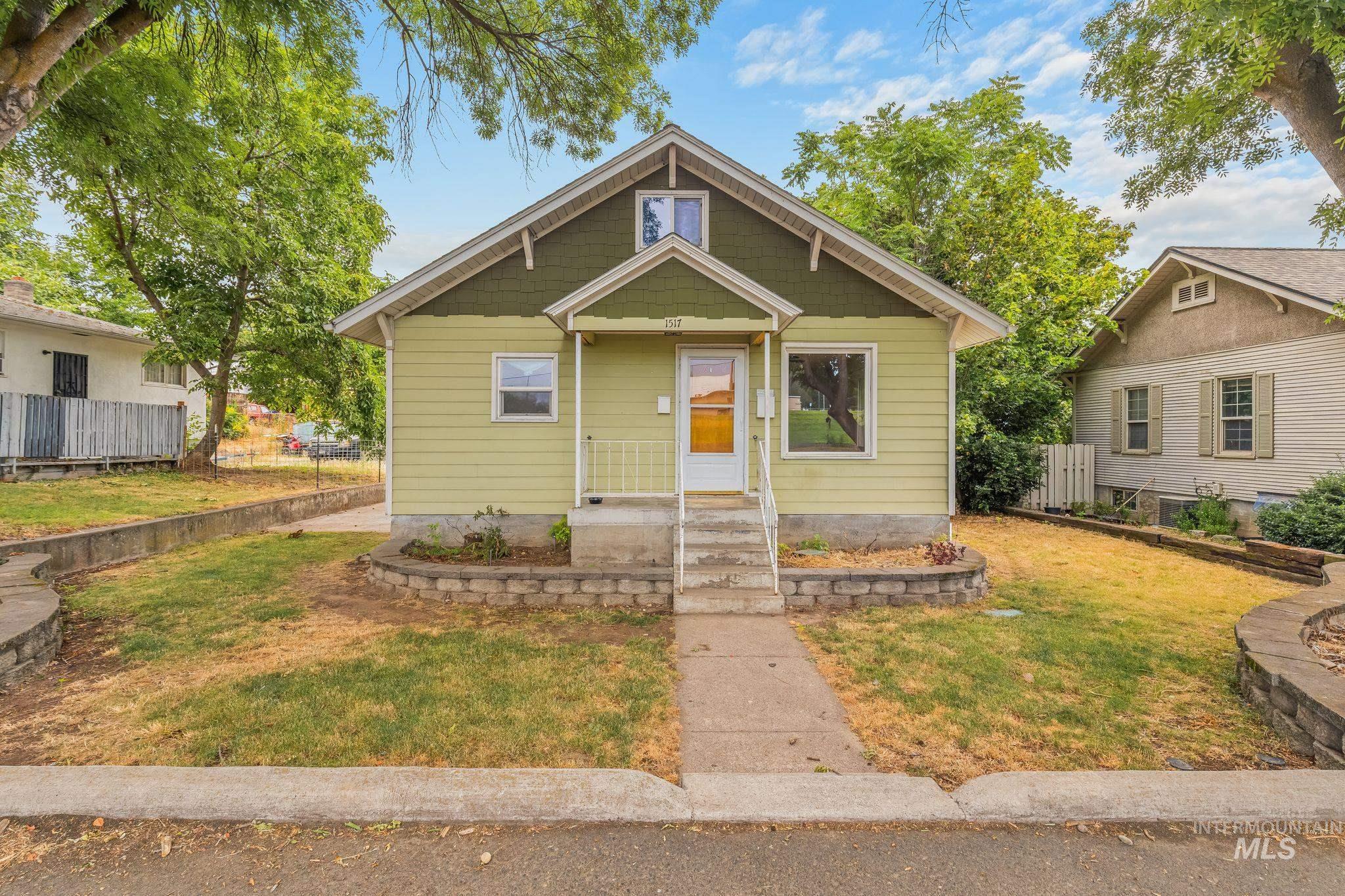 1517 11th Avenue Property Photo 1