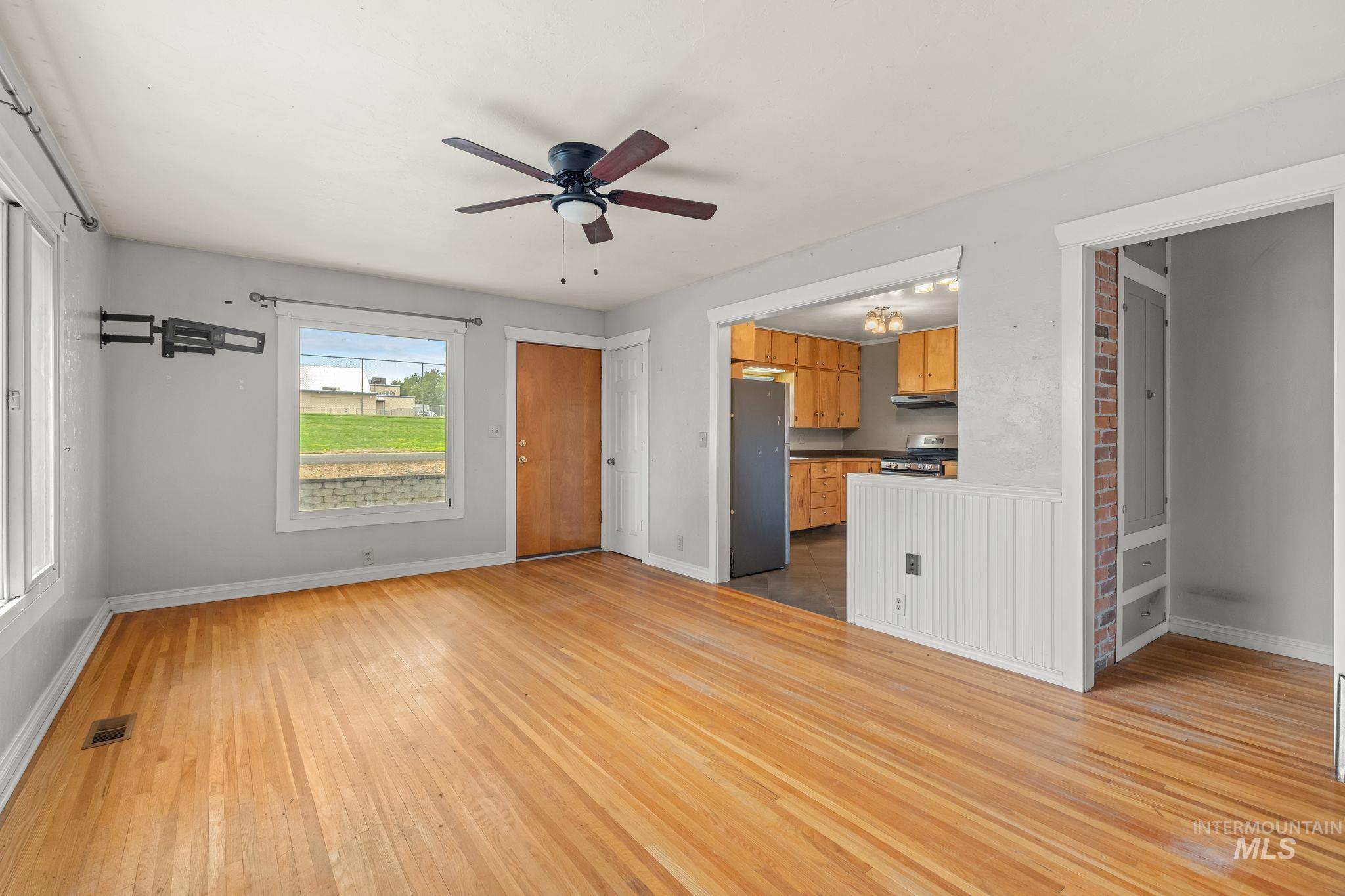 1517 11th Avenue Property Photo 4