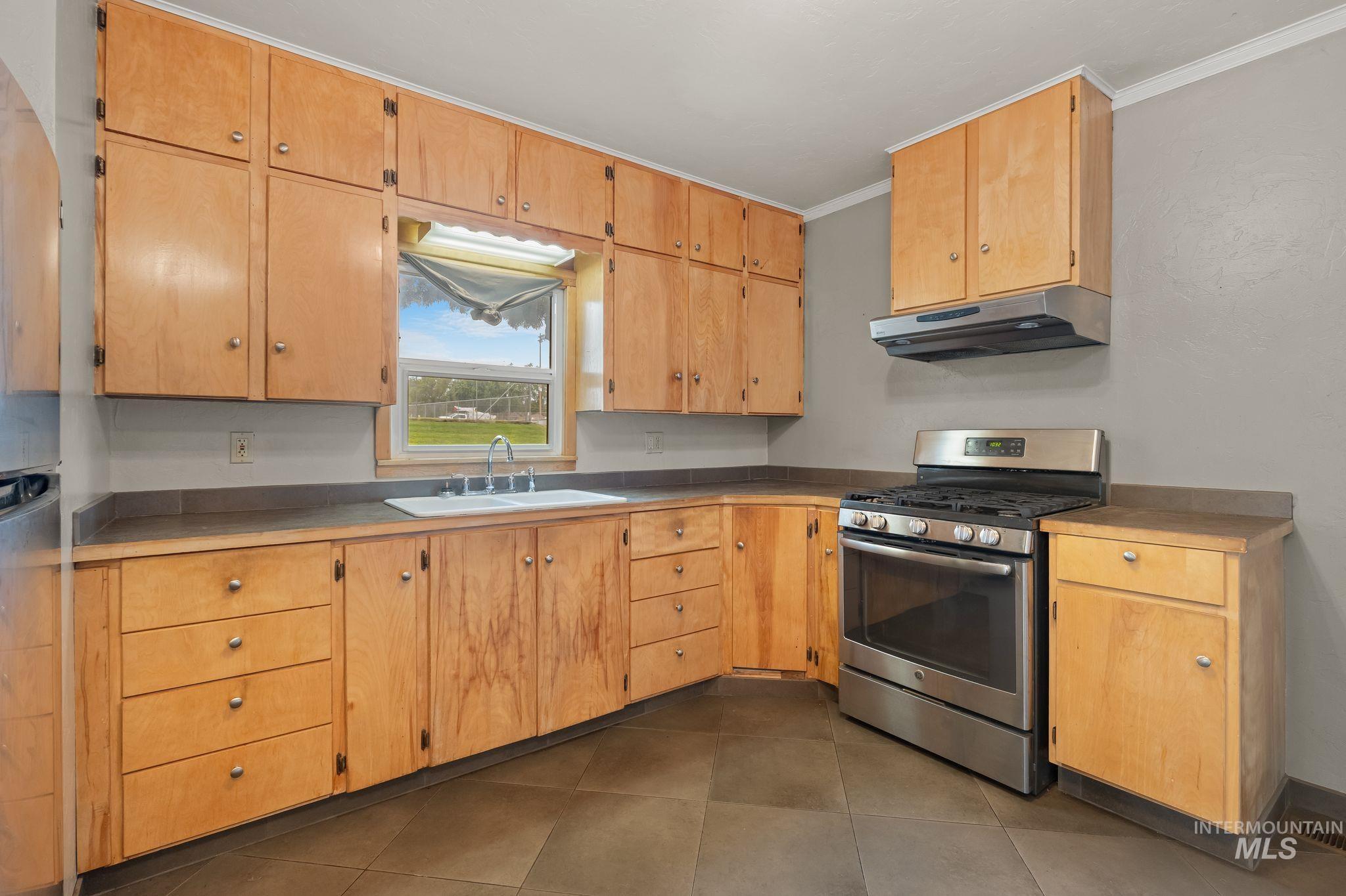 1517 11th Avenue Property Photo 9