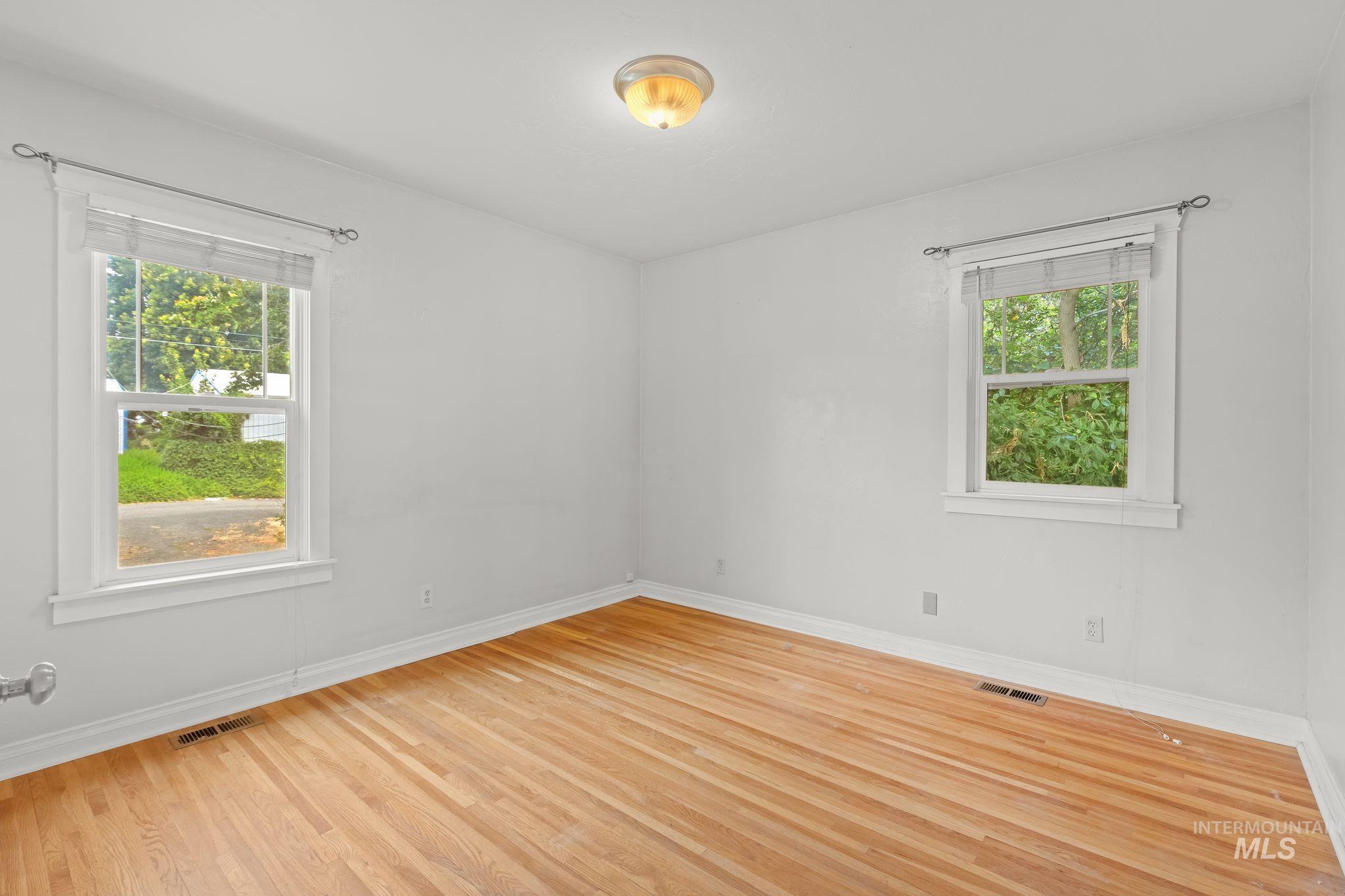 1517 11th Avenue Property Photo 17