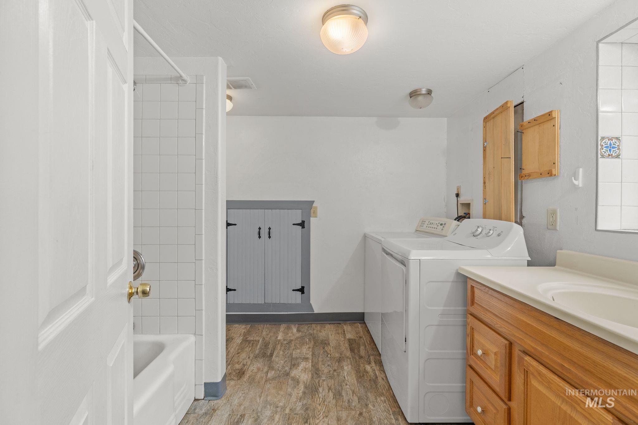 1517 11th Avenue Property Photo 24