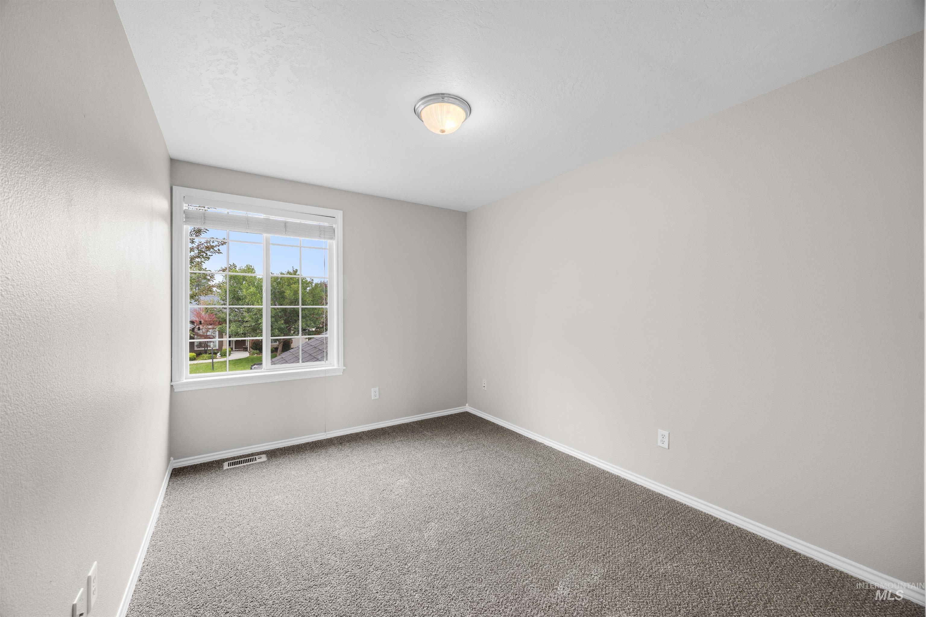 1671 W Apgar Creek Dr. Property Photo 28