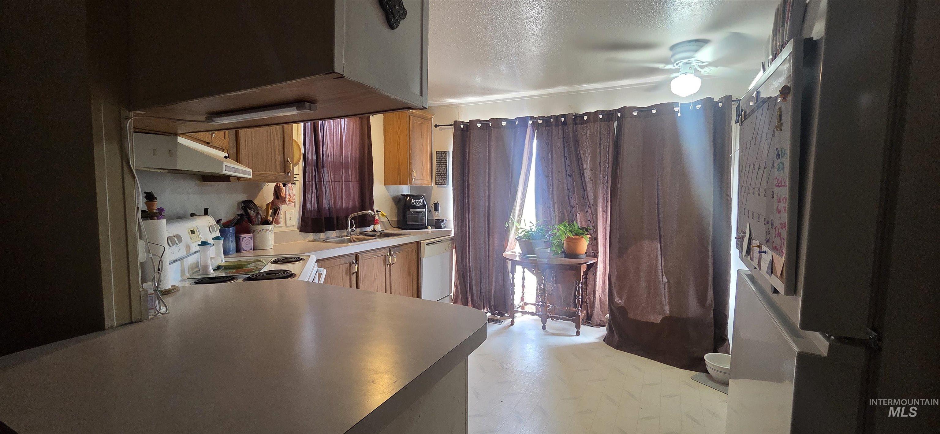 114 Hallet St Property Photo 3