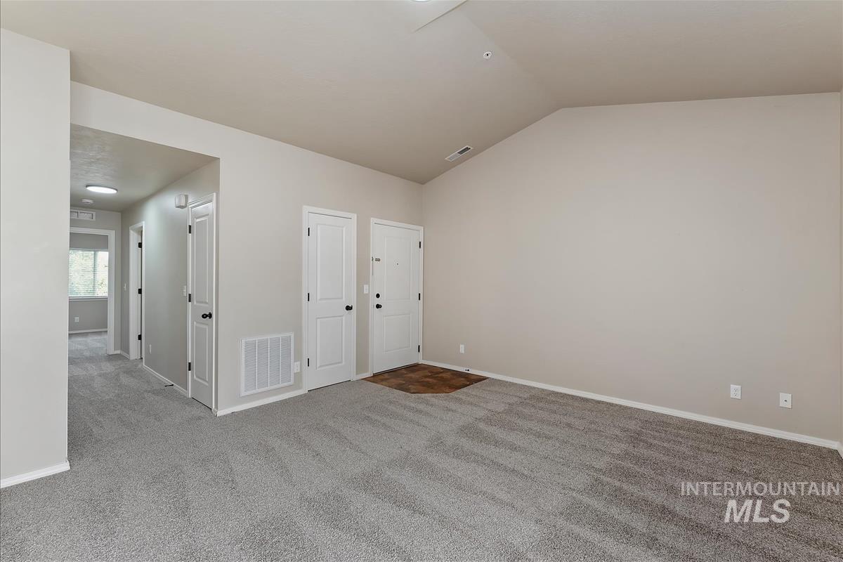 1535 W Alexandra Ln Property Photo 2
