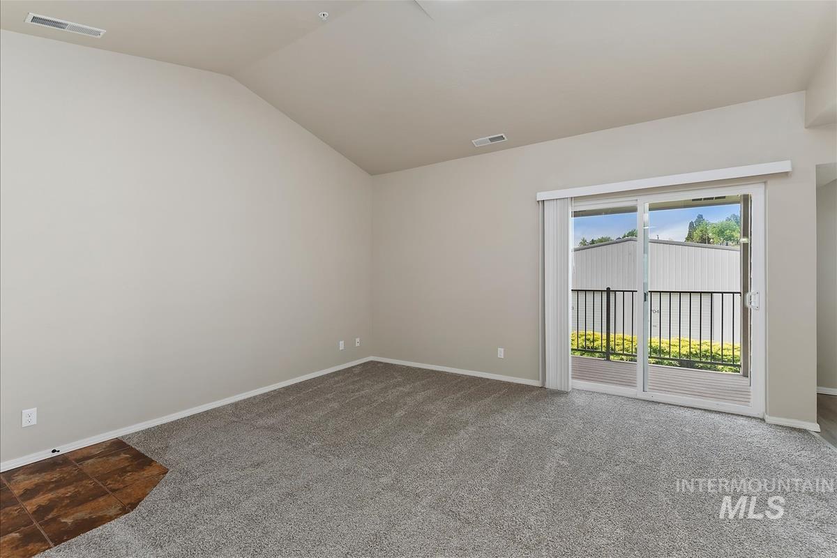 1535 W Alexandra Ln Property Photo 3