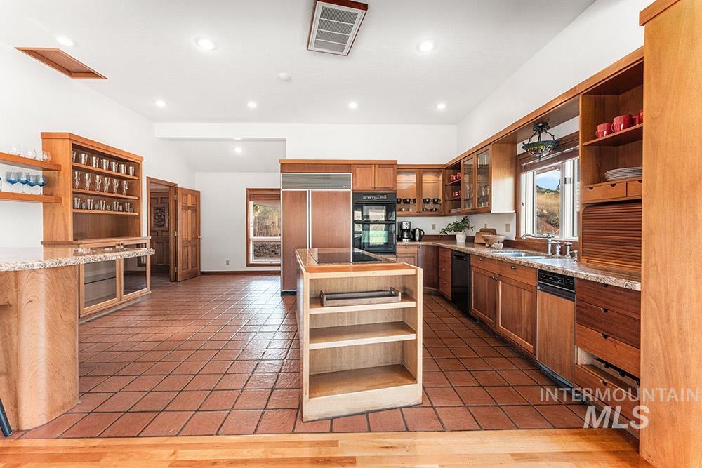 41 Whitehawk Way Property Photo 10