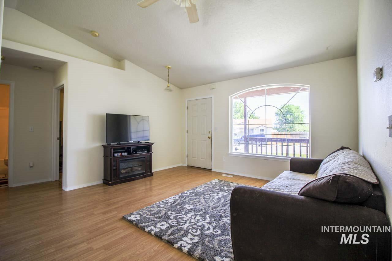 509 Cedar Park Ln Property Photo 2