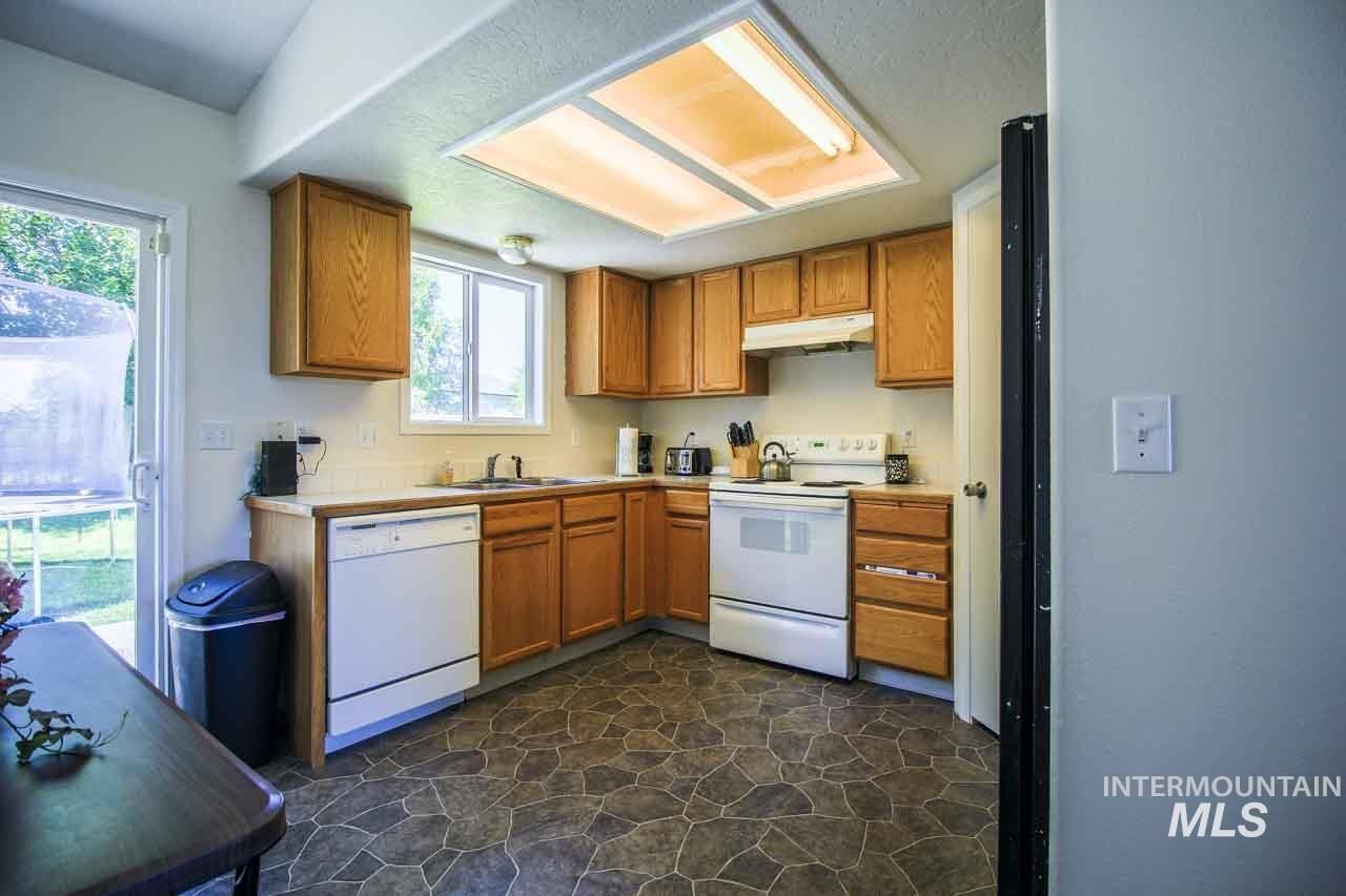 509 Cedar Park Ln Property Photo 4
