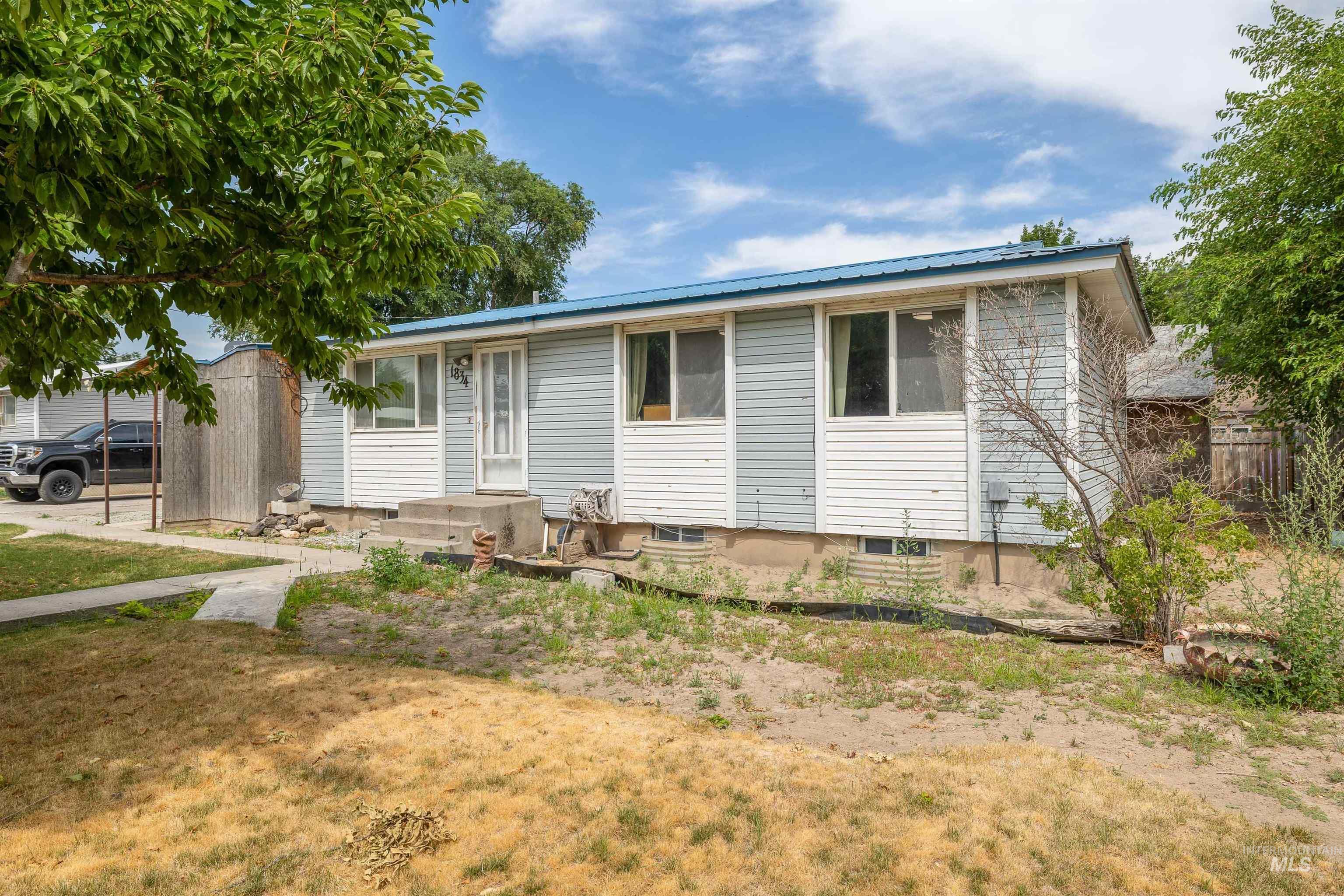 1834 V Street Property Photo 1