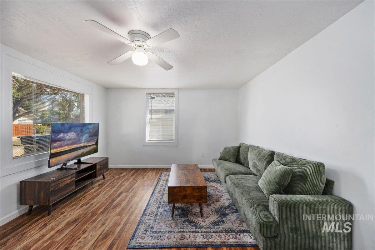 430 Eden St N Property Photo 8