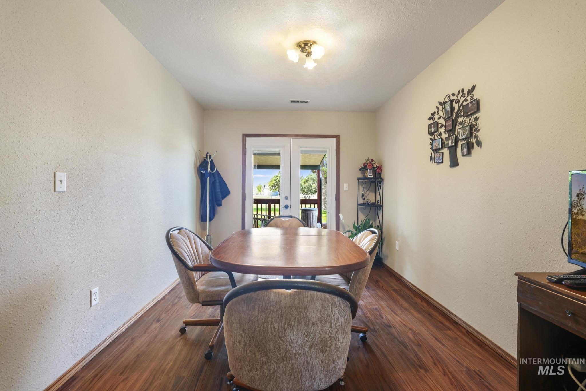 35 Sun Meadows E Property Photo 9