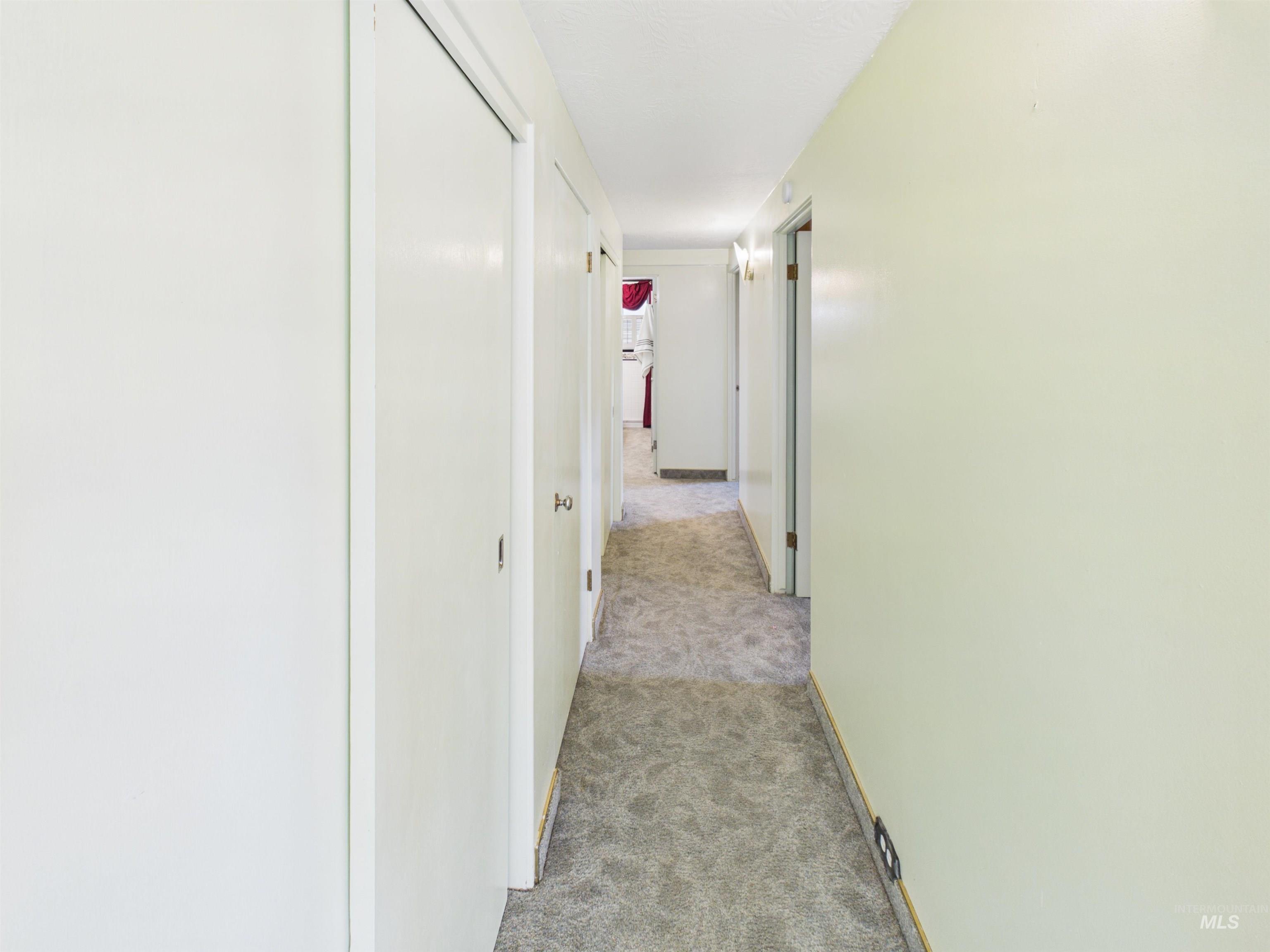 334 S 4th Street Property Photo 6